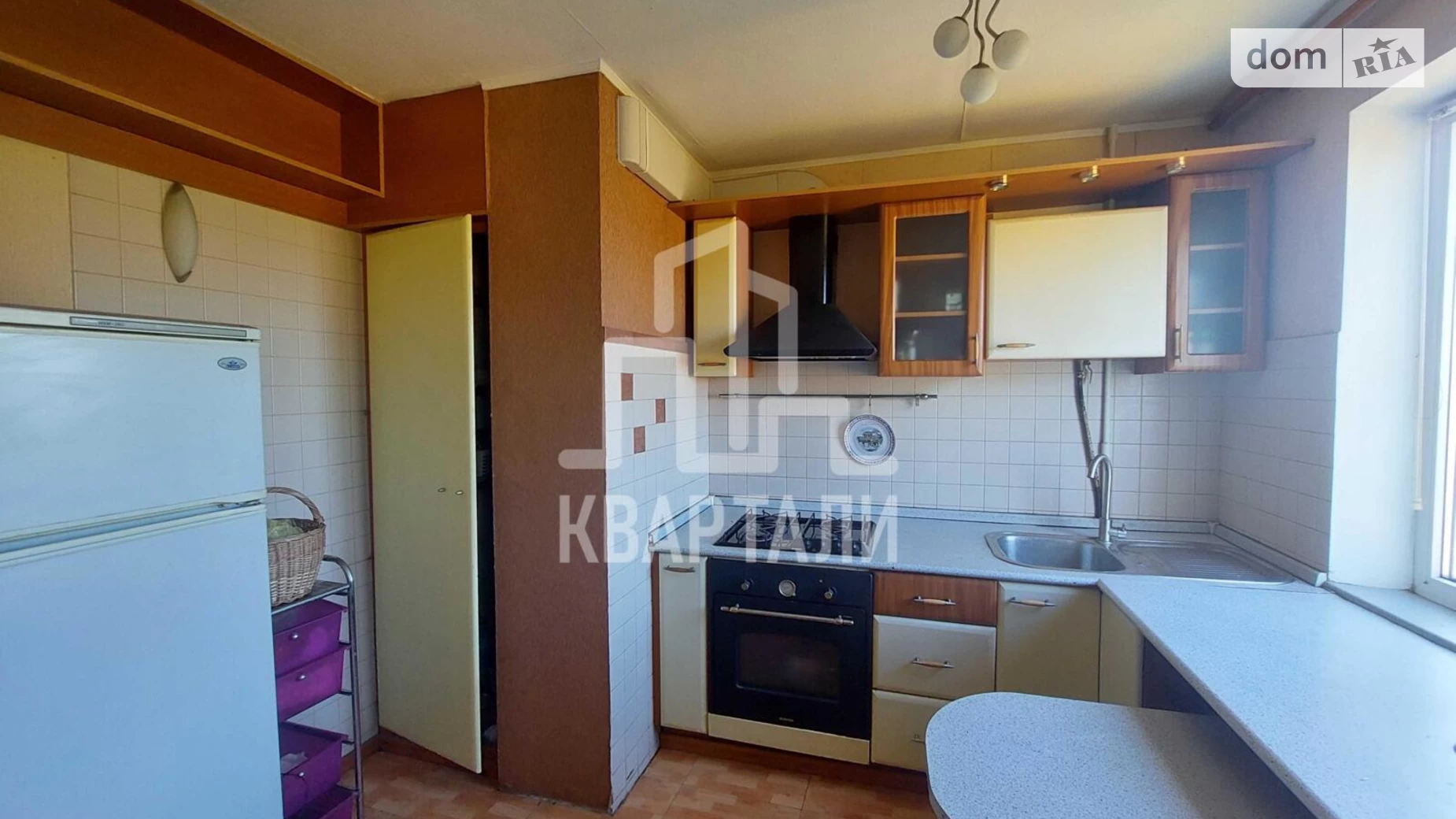 Продается 2-комнатная квартира 46.7 кв. м в Киеве, ул. Космонавта Поповича(Космонавта Волкова), 2