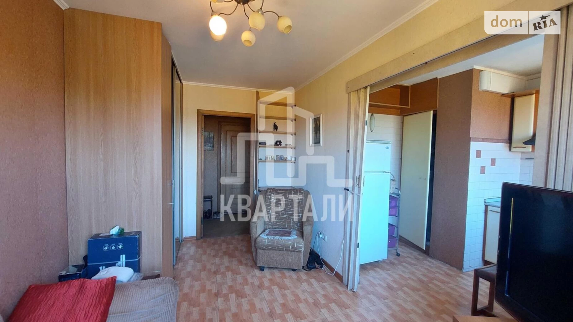 Продается 2-комнатная квартира 46.7 кв. м в Киеве, ул. Космонавта Поповича(Космонавта Волкова), 2