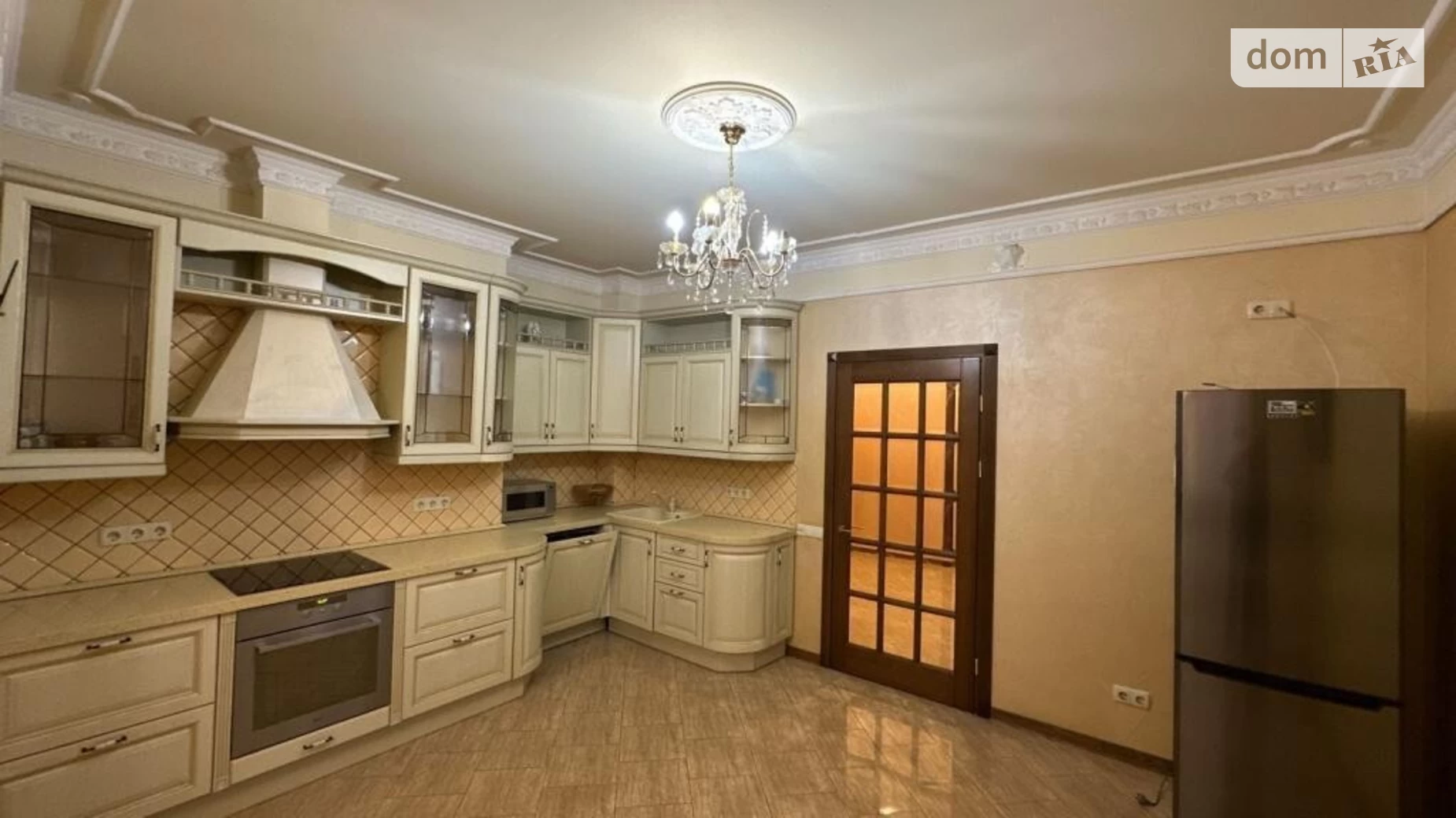 Продается 3-комнатная квартира 149 кв. м в Киеве, ул. Вячеслава Черновола, 25