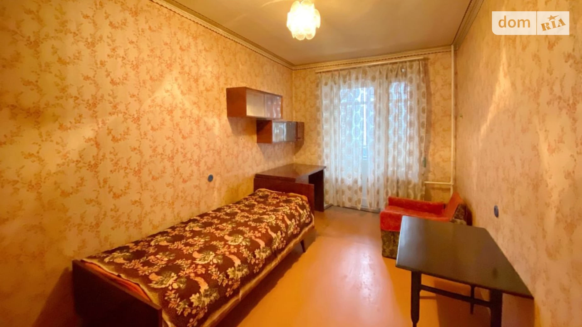 Продается 3-комнатная квартира 59 кв. м в Днепре, мас. Красный Камень, 4