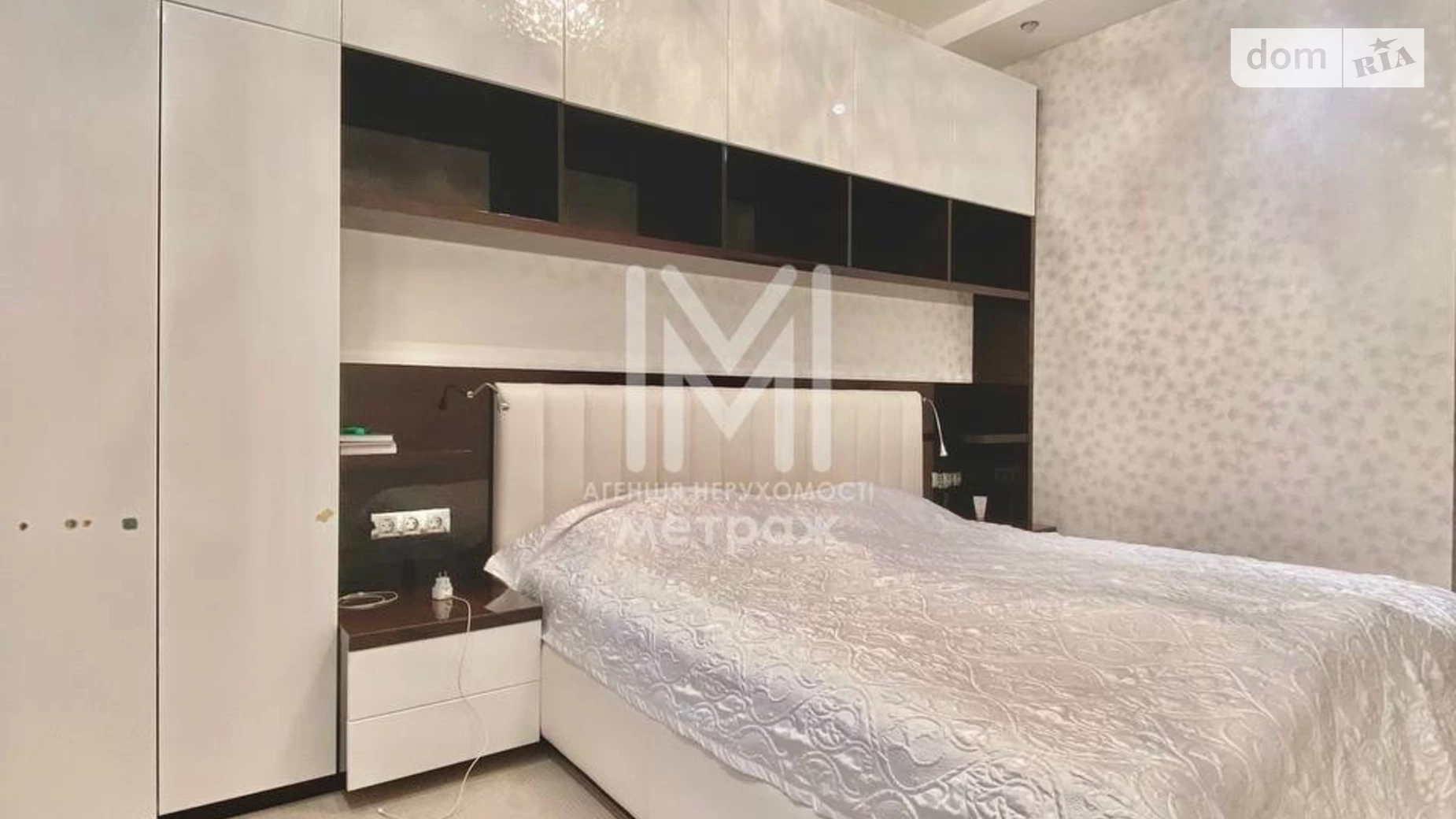 Продается 3-комнатная квартира 103 кв. м в Харькове, ул. Бакулина