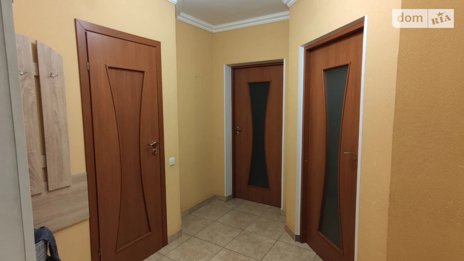 Продается 1-комнатная квартира 50.6 кв. м в Одессе, ул. Костанди, 199