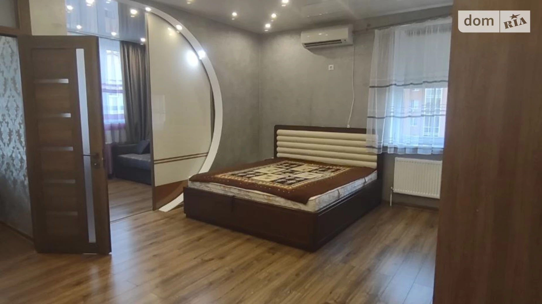 Продается 1-комнатная квартира 43 кв. м в Одессе, ул. Владислава Бувалкина(Генерала Бочарова), 54В