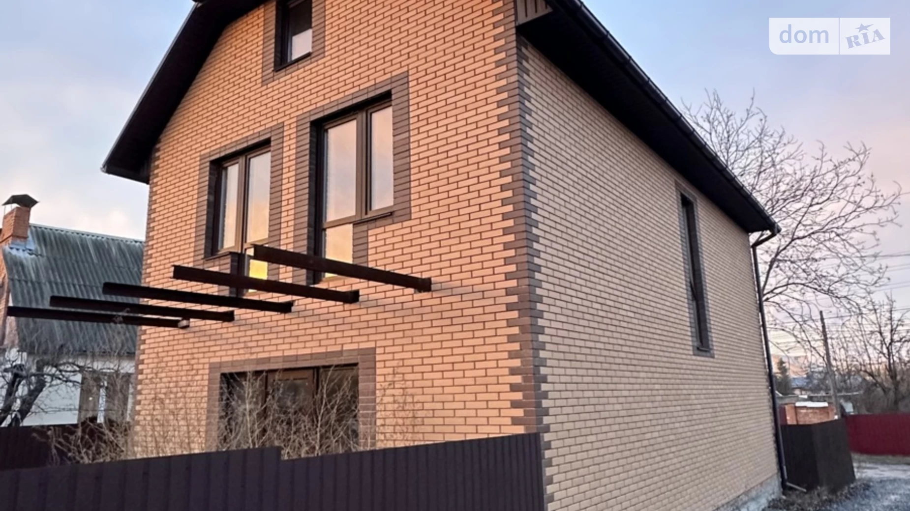 Продается дом на 2 этажа 150 кв. м с садом, цена: 150000 $ - фото 2