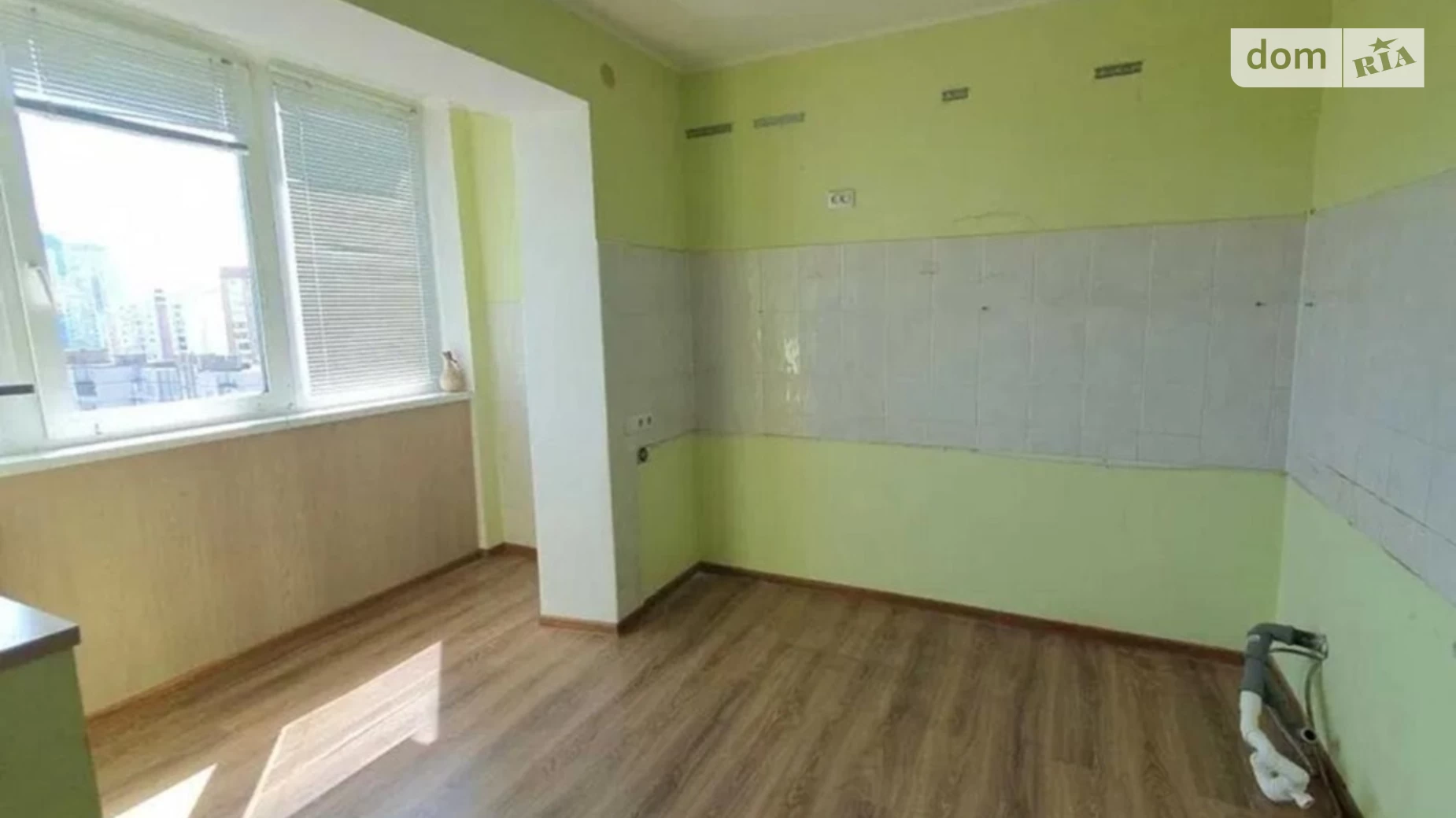 Продается 2-комнатная квартира 56 кв. м в Киеве, ул. Лариси Руденко, 13