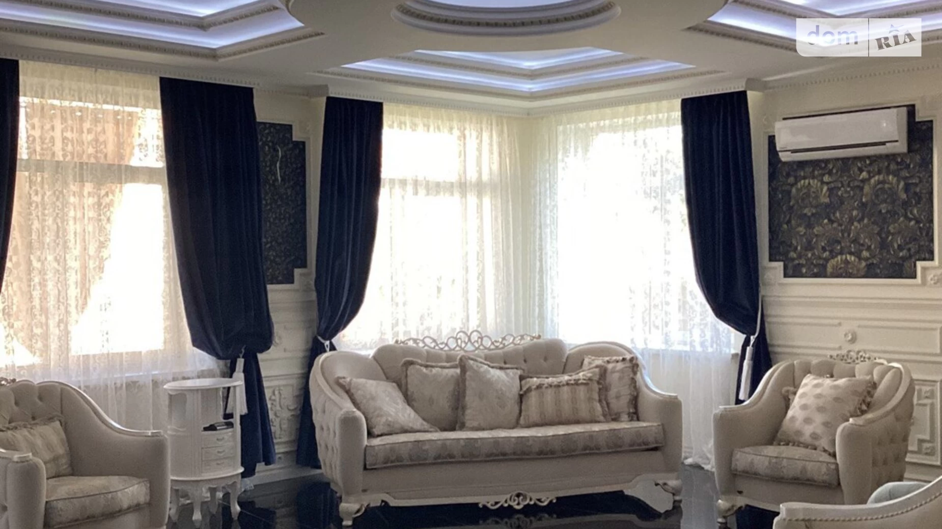 Продается дом на 3 этажа 297.7 кв. м с террасой, цена: 500000 $ - фото 2