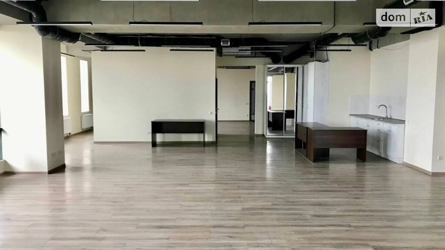 Сдается в аренду офис 200 кв. м в бизнес-центре, цена: 2000 $ - фото 2