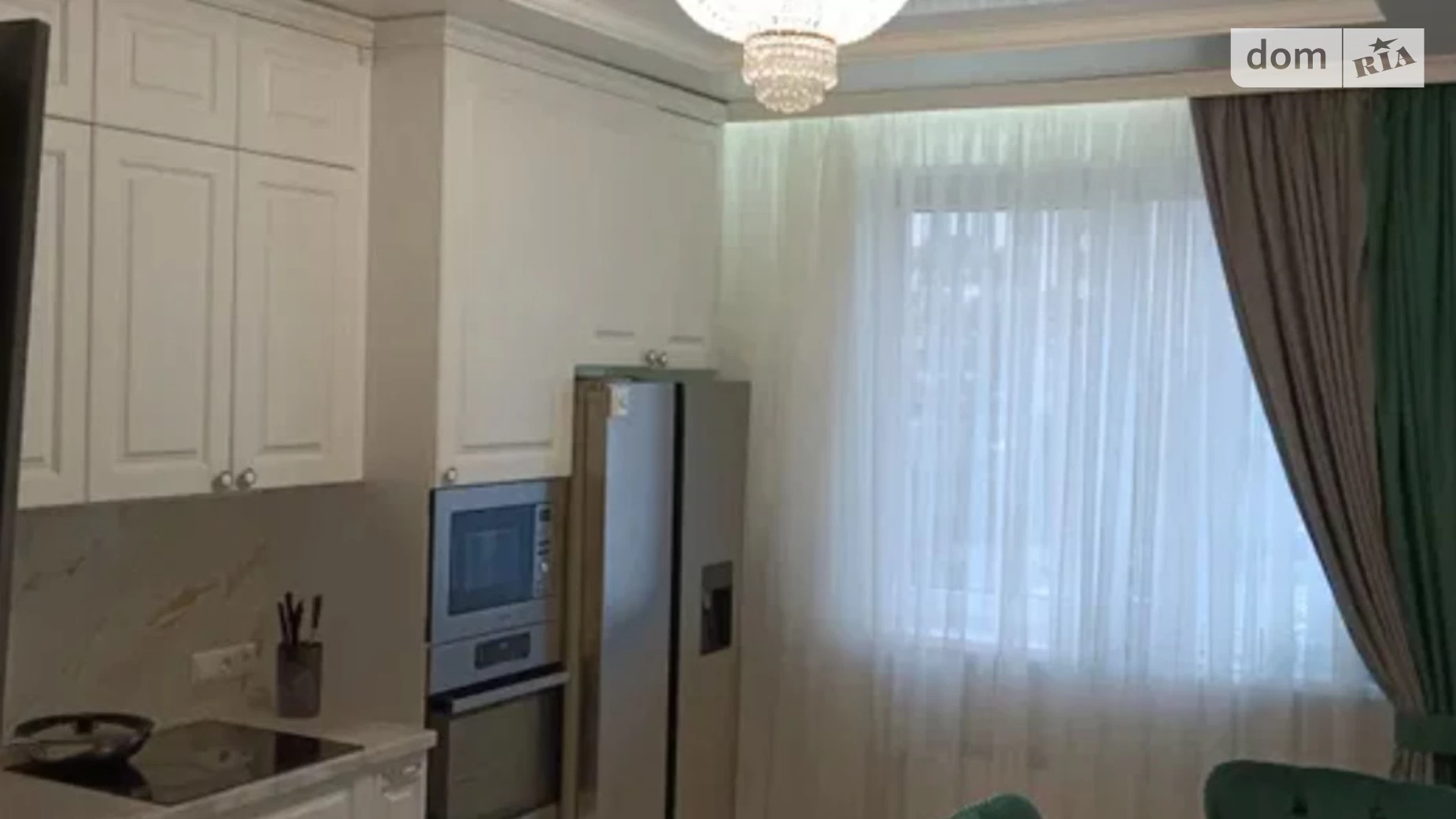 Продается 2-комнатная квартира 86 кв. м в Одессе, ул. Генуэзская, 3Г