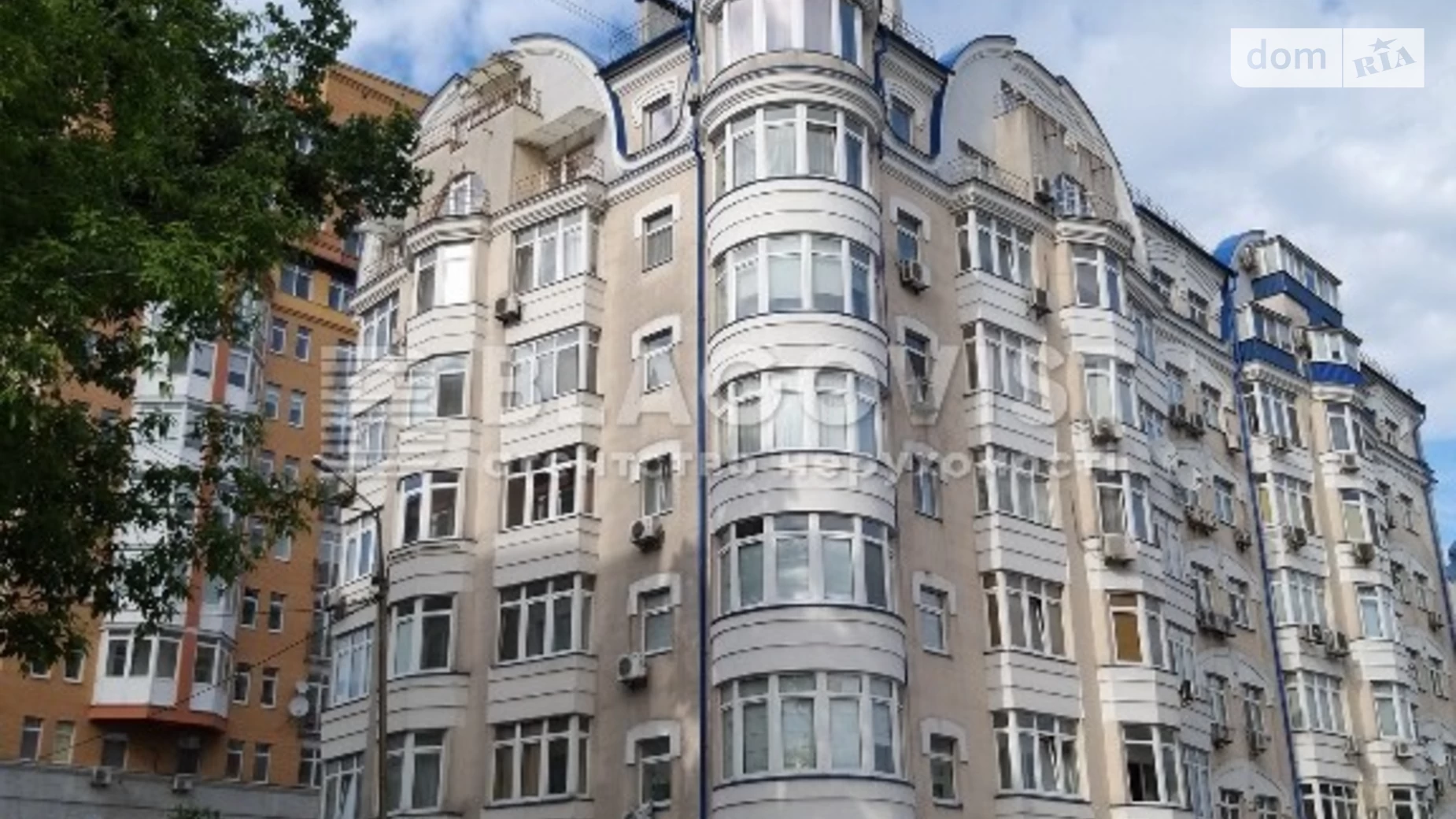 Продается 2-комнатная квартира 68 кв. м в Киеве, ул. Туровская, 29