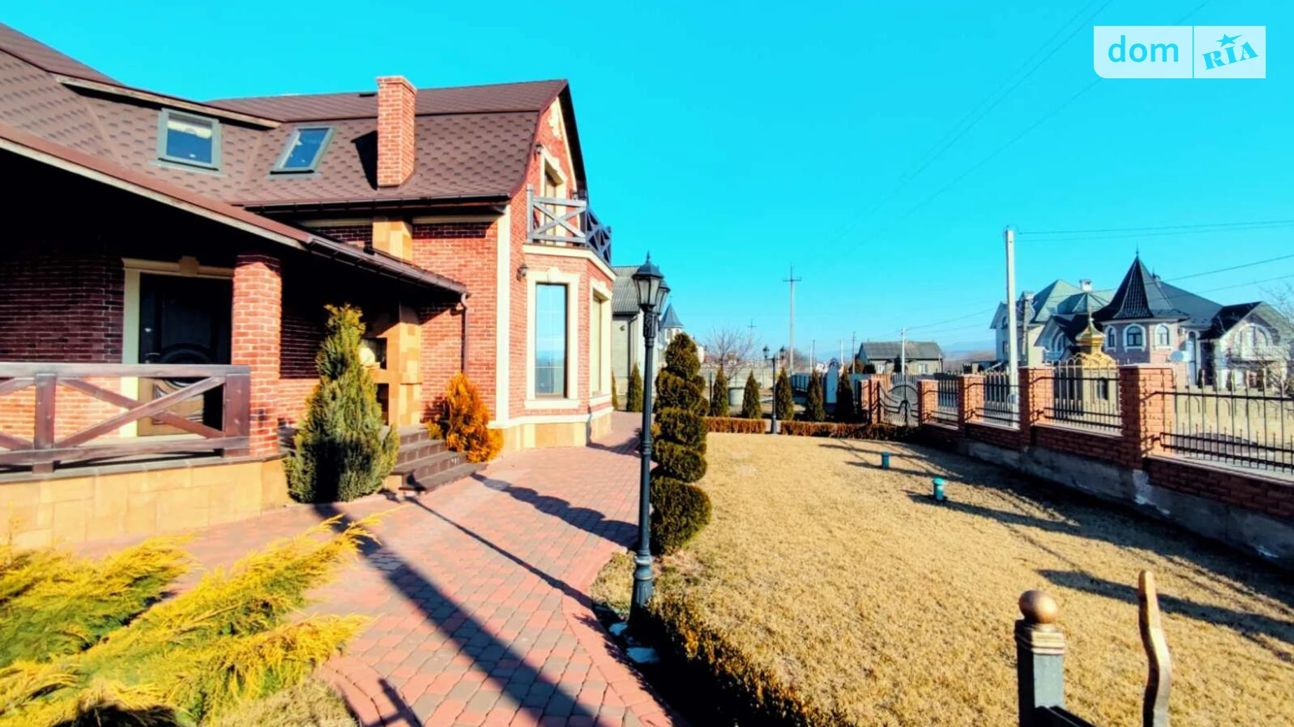 Продается дом на 2 этажа 210 кв. м с подвалом, цена: 169999 $ - фото 2