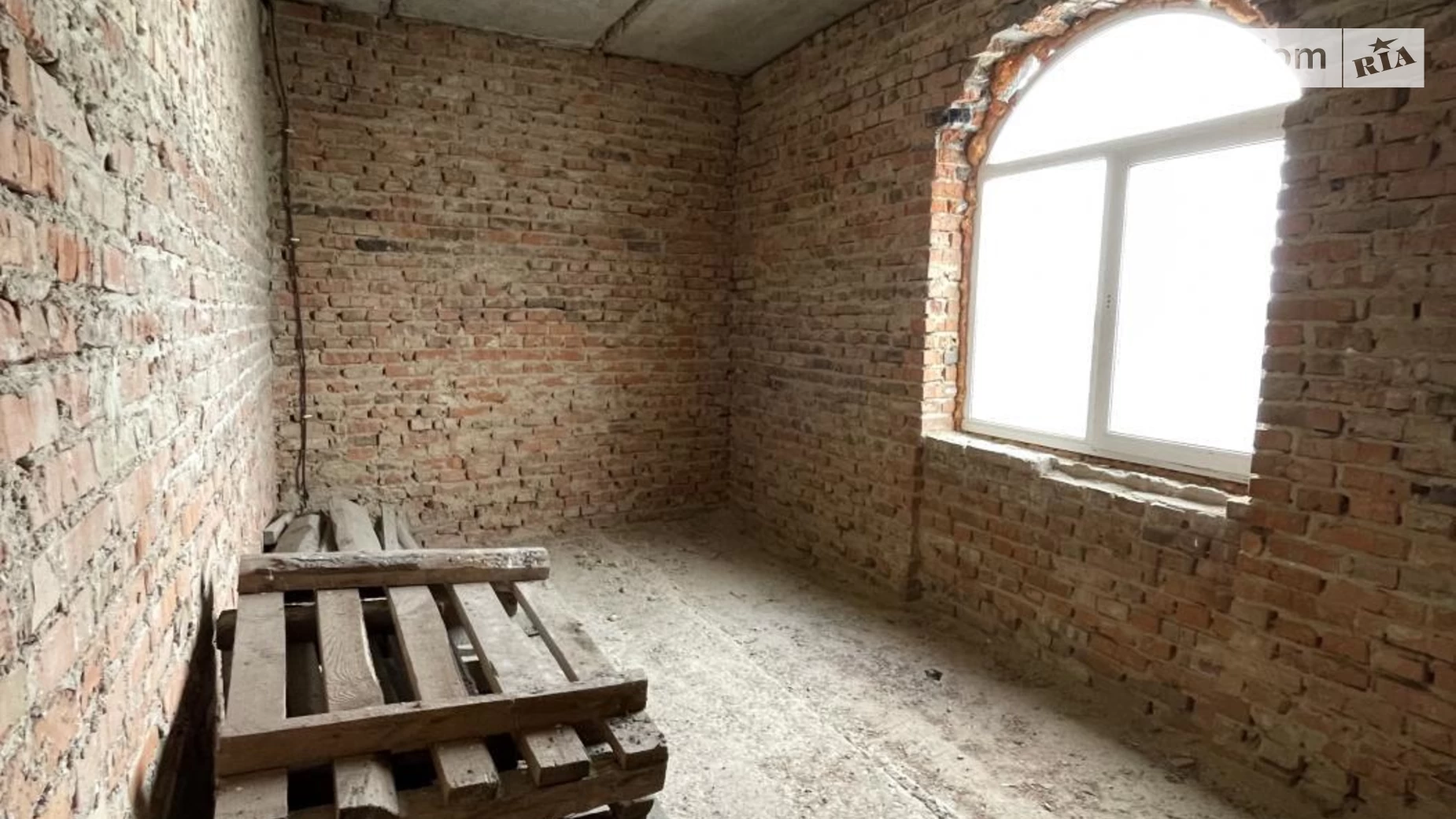 Продается дом на 2 этажа 189 кв. м с камином, цена: 42000 $ - фото 4
