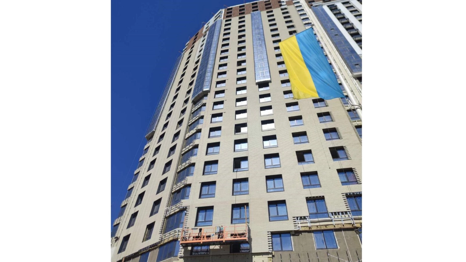 Продается 1-комнатная квартира 56.32 кв. м в Киеве, ул. Глубочицкая, 73-77