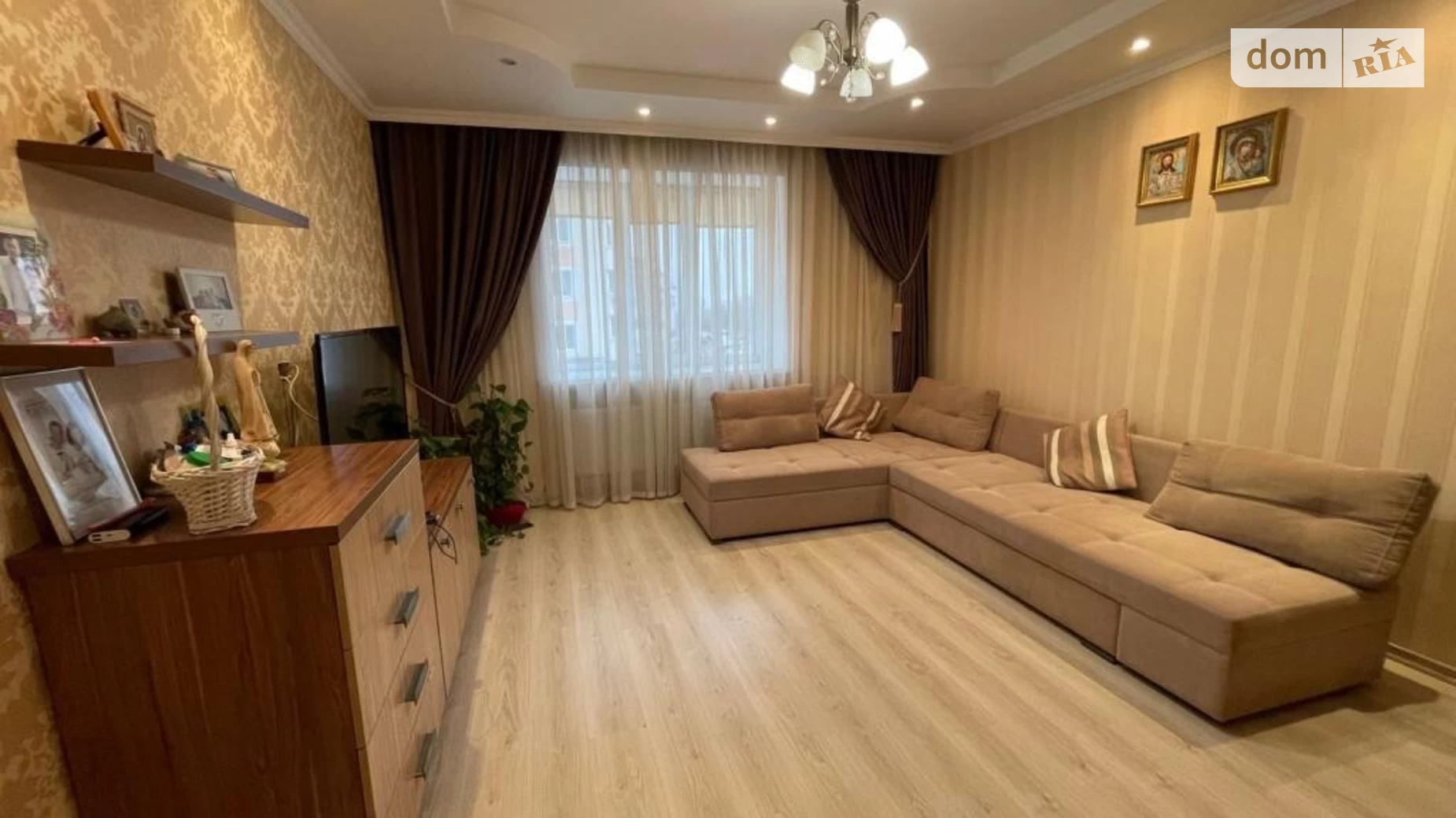Продается 2-комнатная квартира 60 кв. м в Святопетровское, ул. Богдана Хмельницкого, 1