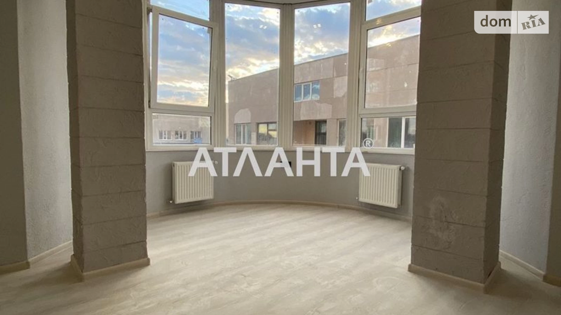 Продается 2-комнатная квартира 54 кв. м в Одессе, ул. Макаренко, 2А