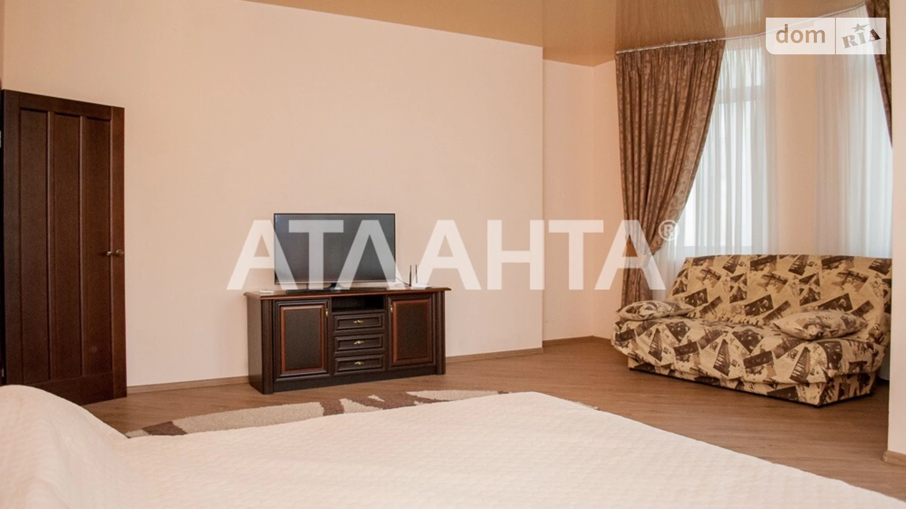 Продается 2-комнатная квартира 96 кв. м в Одессе, бул. Французский
