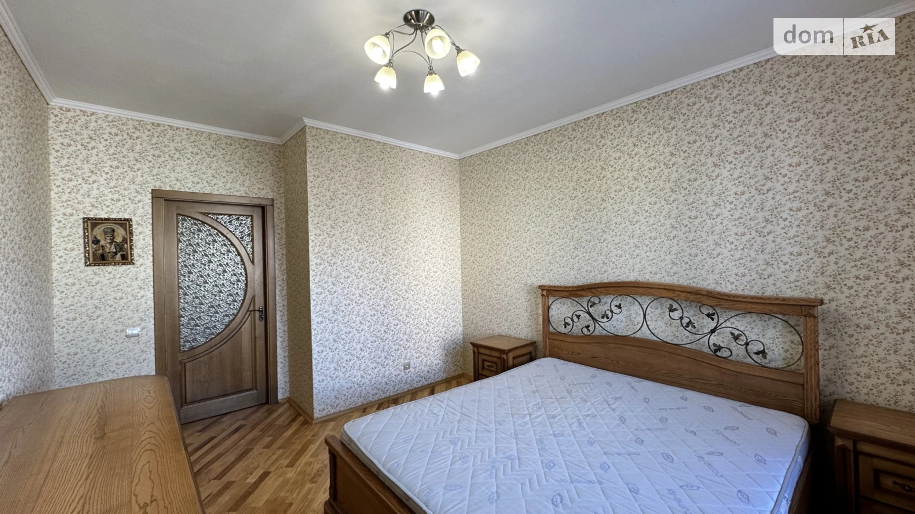 Продається 2-кімнатна квартира 60 кв. м у Вінниці, вул. Анатолія Бортняка