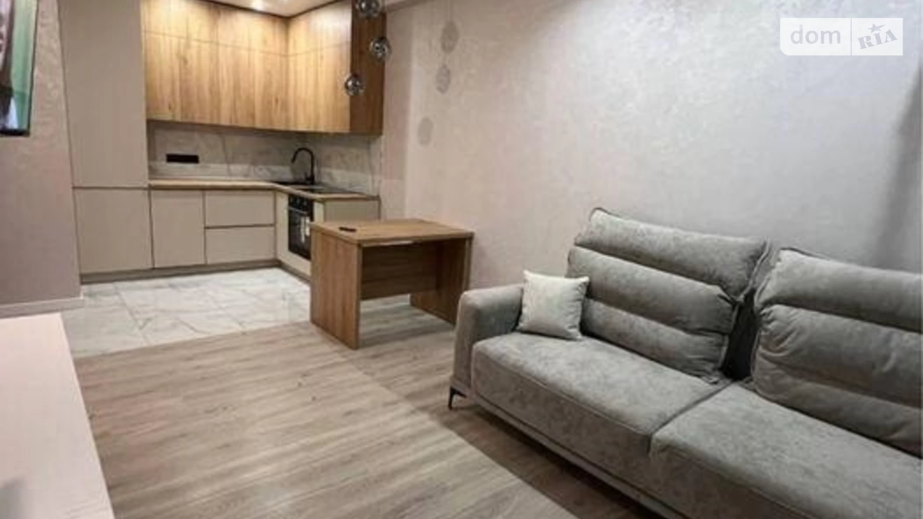 Продается 1-комнатная квартира 41 кв. м в Киеве, ул. Михаила Максимовича, 28Е