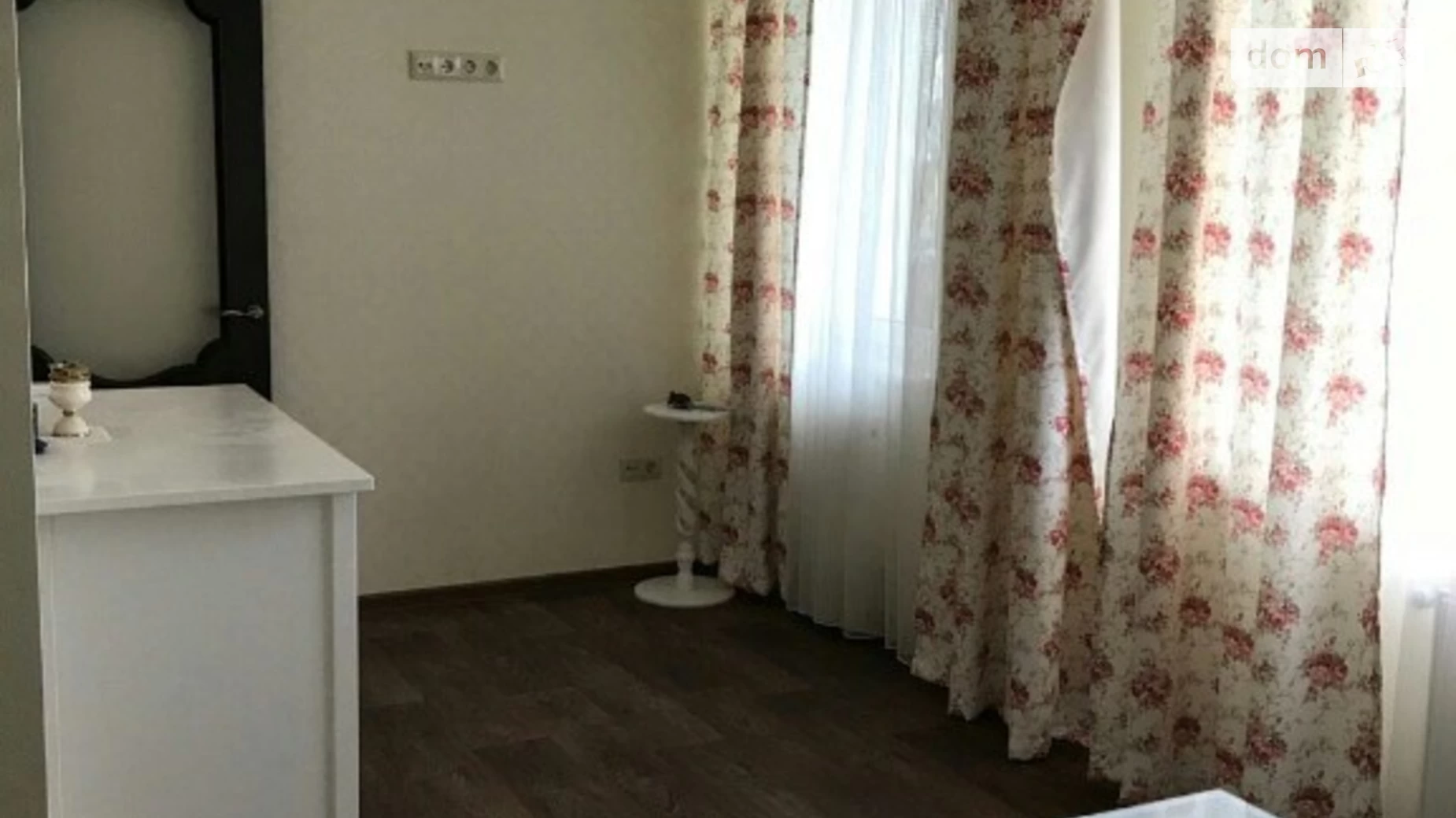 Продается 1-комнатная квартира 38 кв. м в Одессе, ул. Зои Космодемьянской, 1