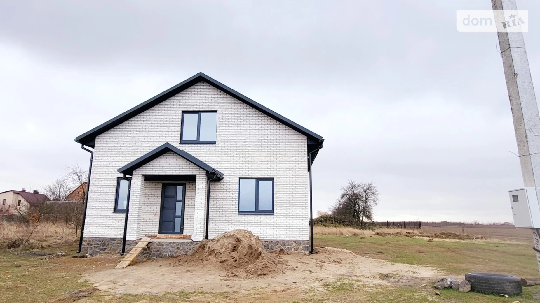 Продается дом на 2 этажа 110 кв. м с бассейном, цена: 80000 $ - фото 2