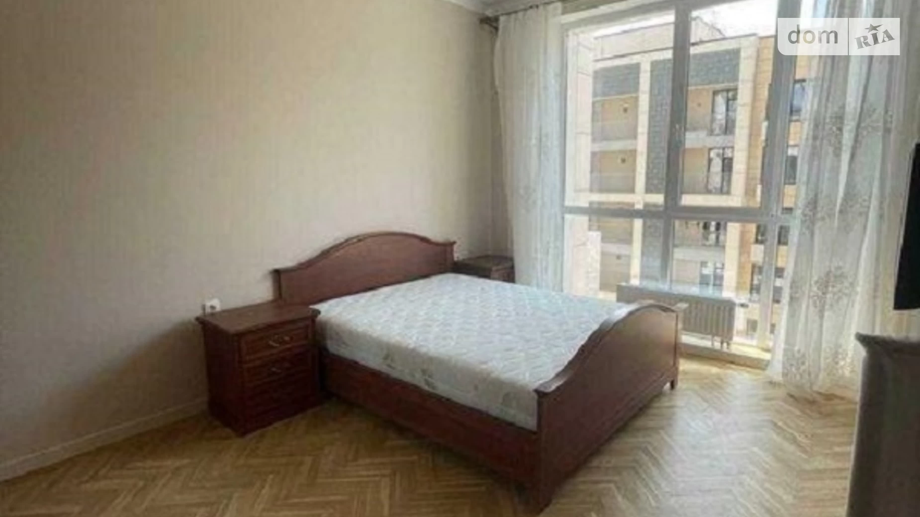 Продается 2-комнатная квартира 72 кв. м в Киеве, ул. Бульварно-Кудрявская, 15А