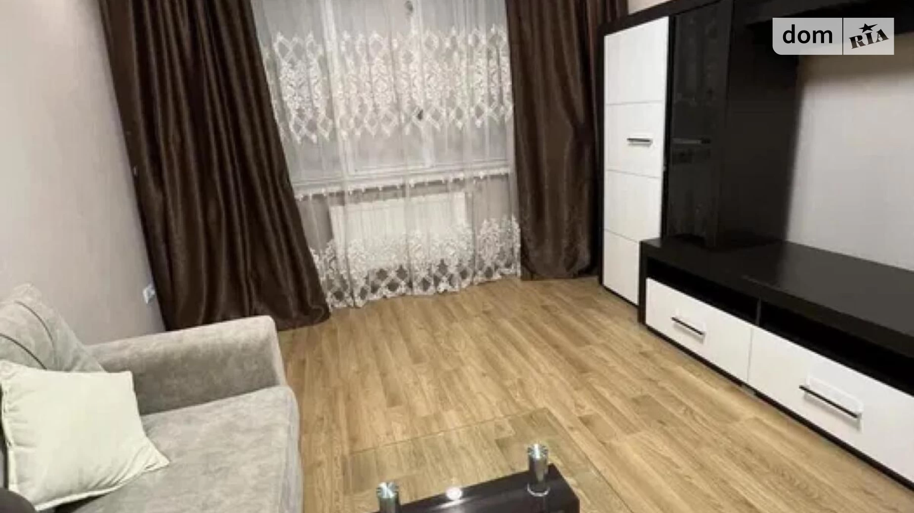 Продается 3-комнатная квартира 75 кв. м в Ивано-Франковске, ул. Симоненко Василия, 37