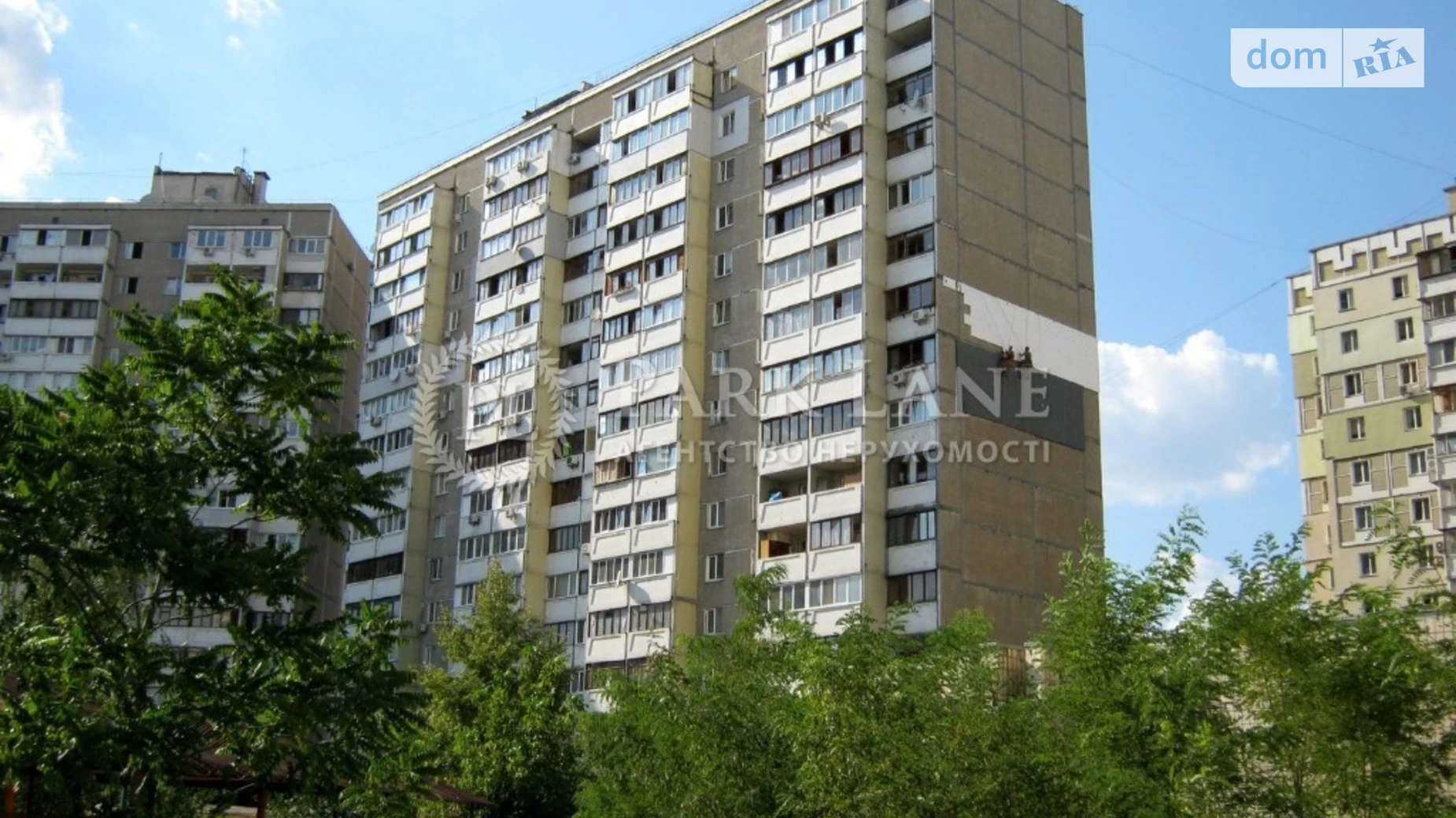 Продается 3-комнатная квартира 73 кв. м в Киеве, ул. Александра Мишуги, 3