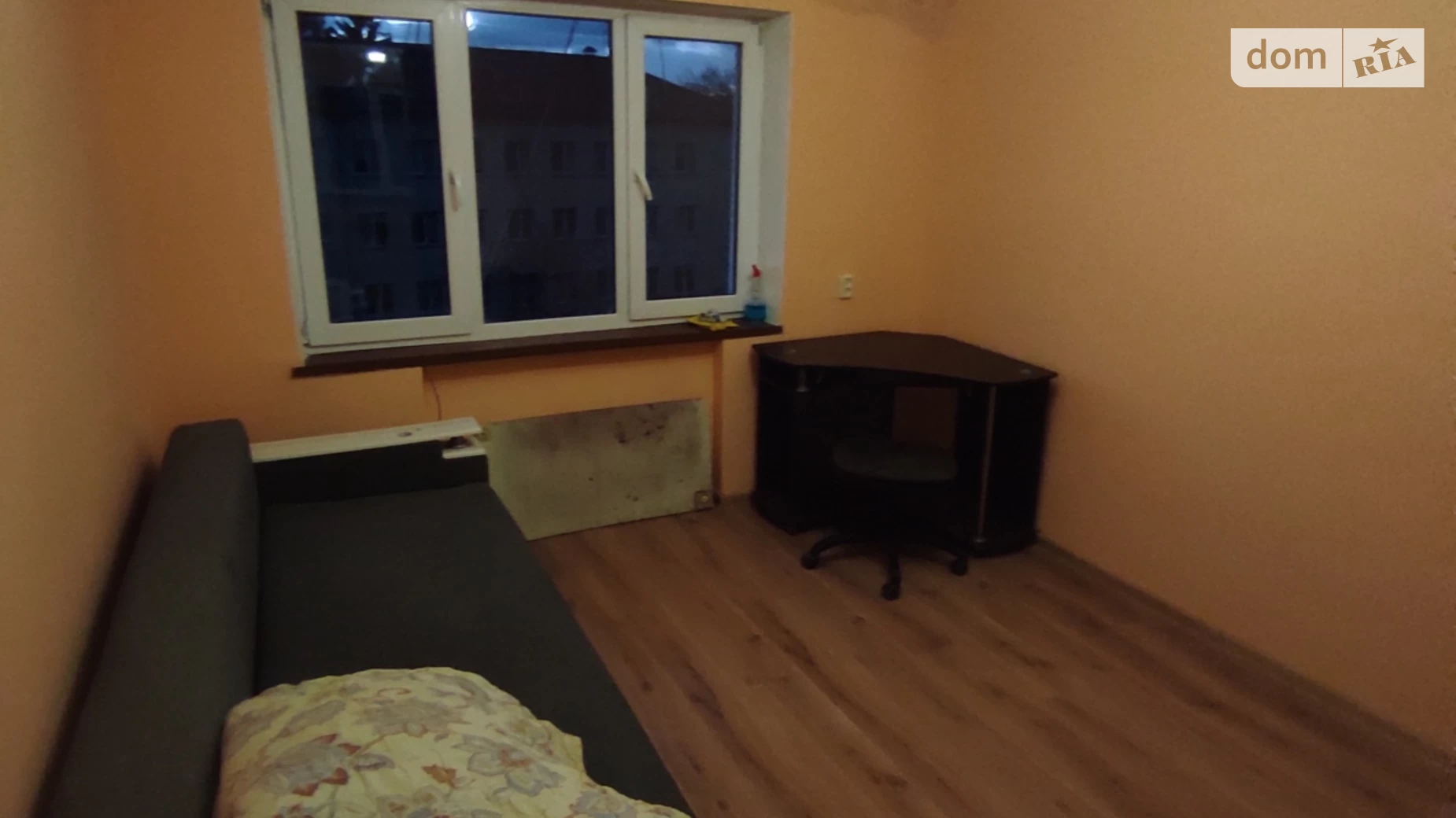 Продается 1-комнатная квартира 28 кв. м в Ужгороде, ул. Загорская, 26