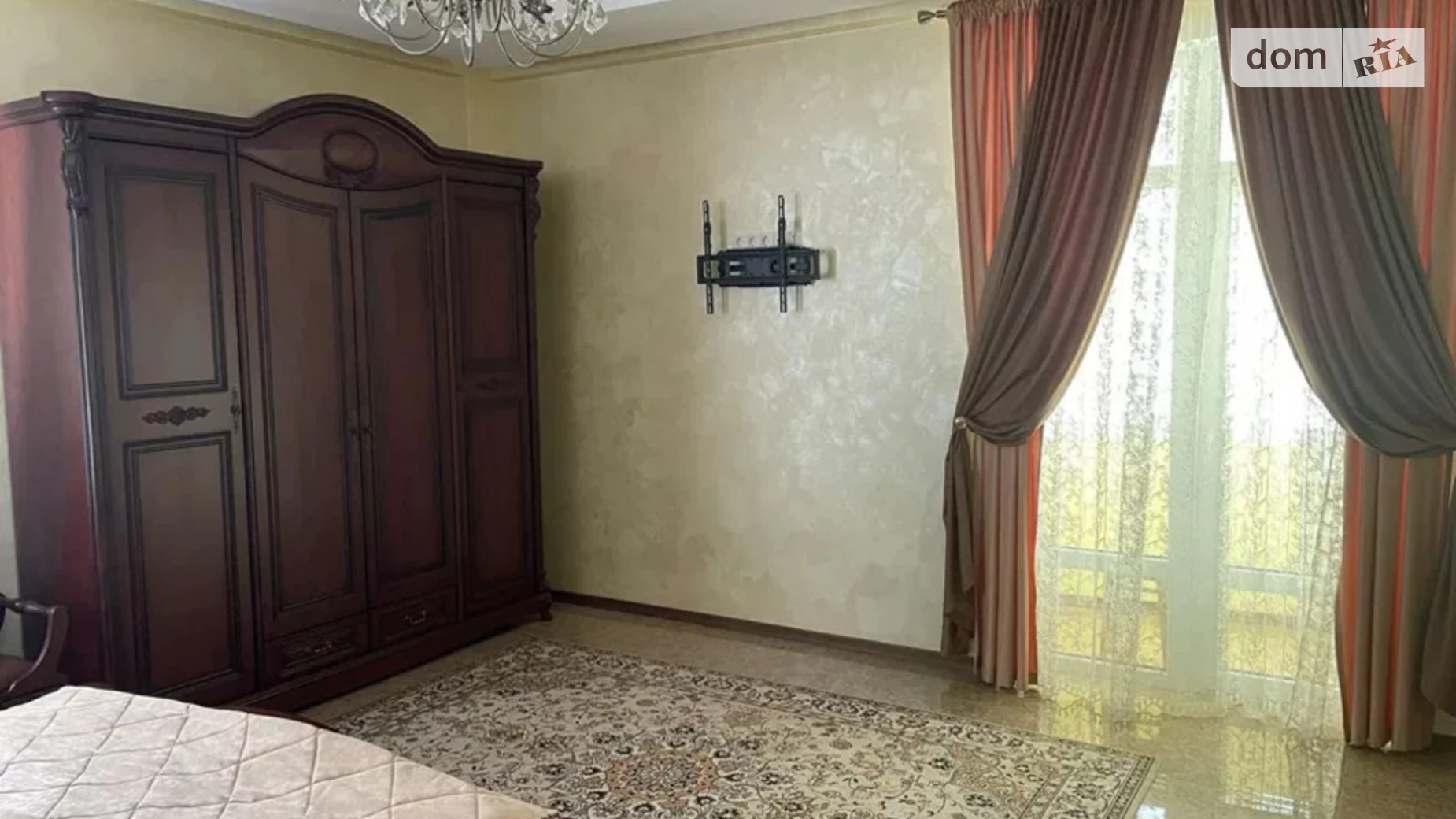 Продается 2-комнатная квартира 98.5 кв. м в Киеве, ул. Степана Руданского, 3А