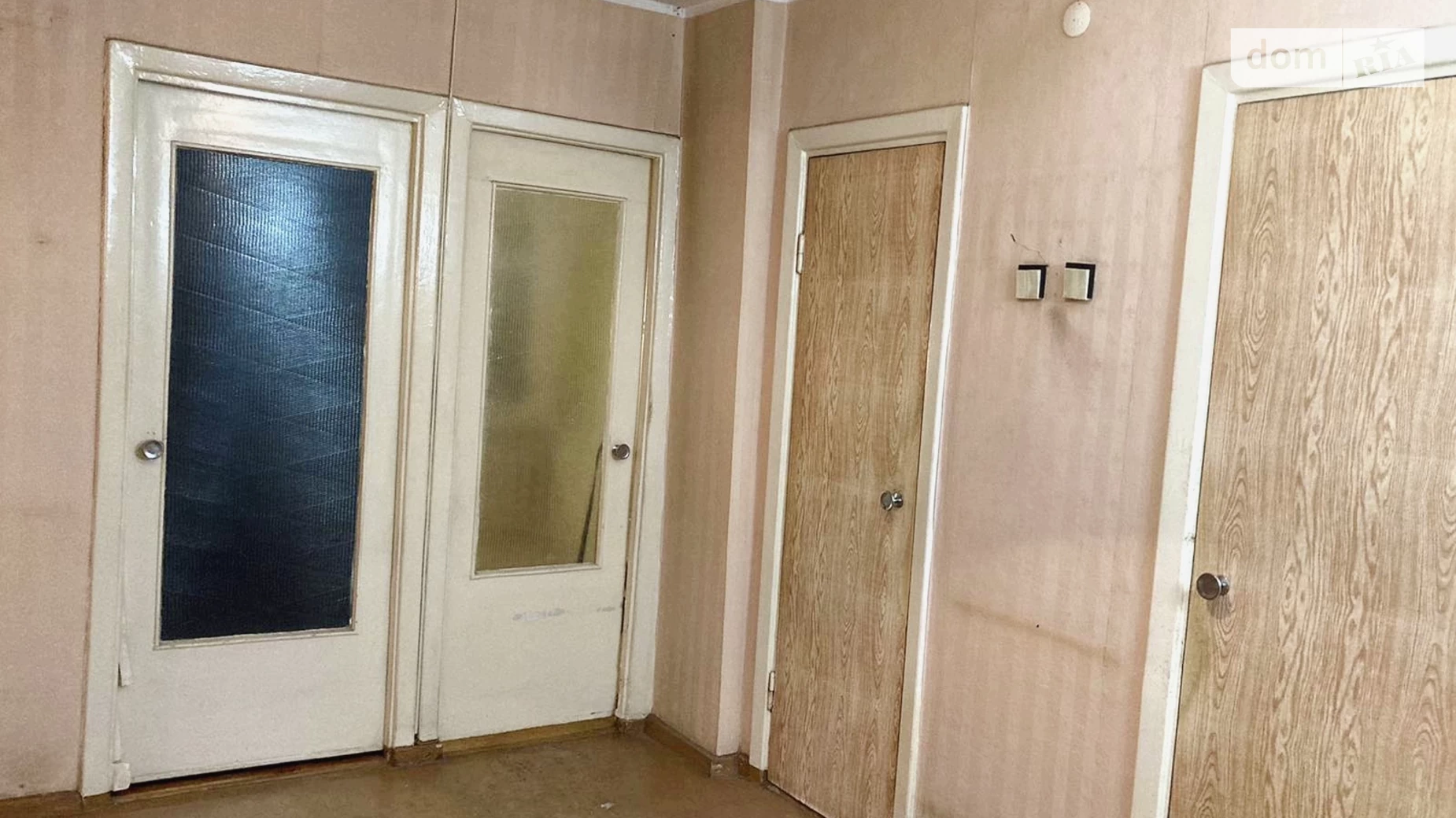 Продается 3-комнатная квартира 70 кв. м в Днепре, ул. Янгеля Академика, 8