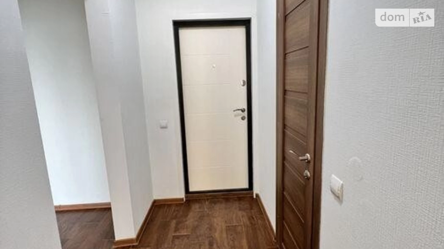 Продается 1-комнатная квартира 47 кв. м в Киеве, ул. Ревуцкого, 54