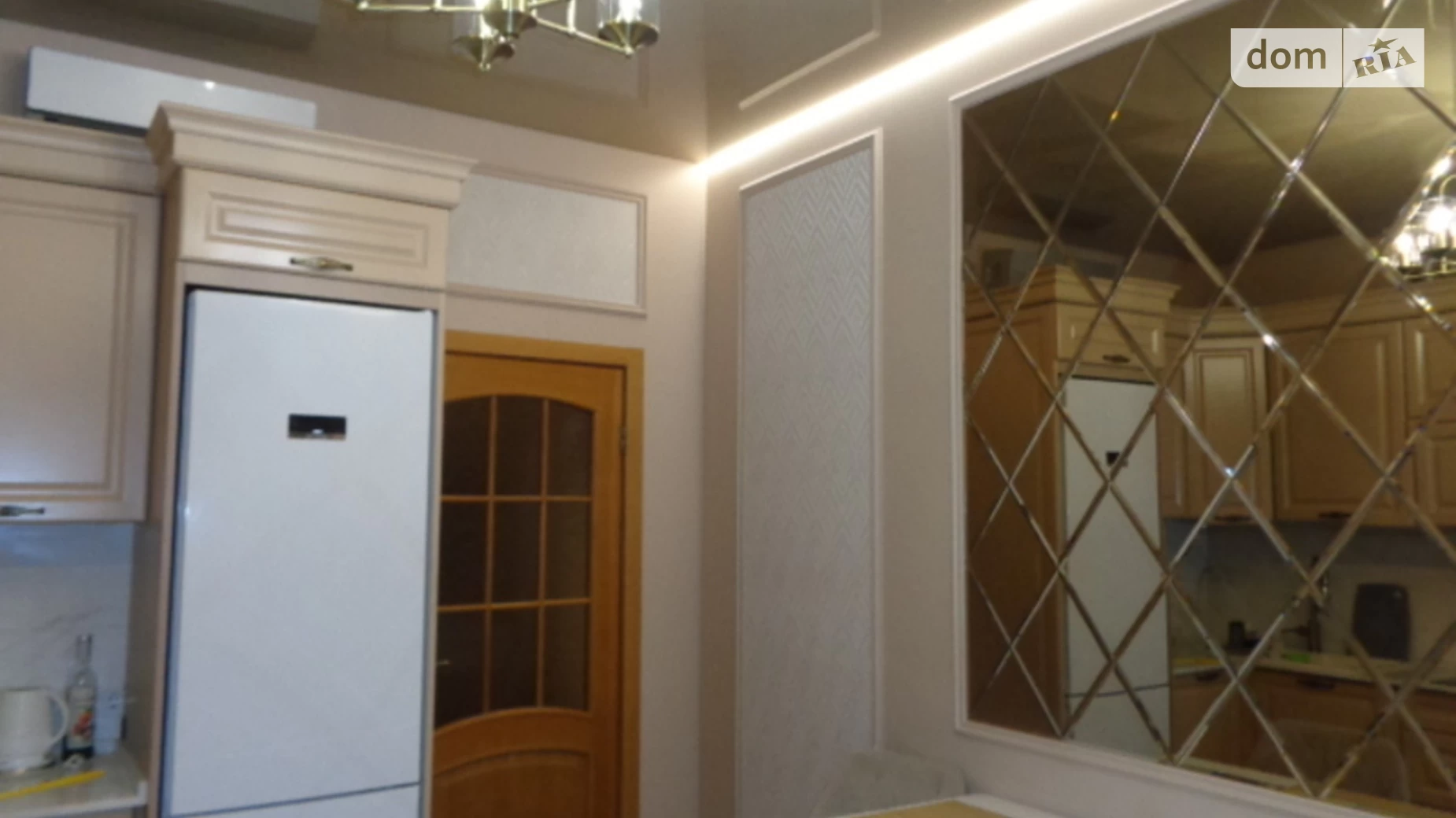 Продается 3-комнатная квартира 104 кв. м в Ужгороде, ул. Собранецкая - фото 2