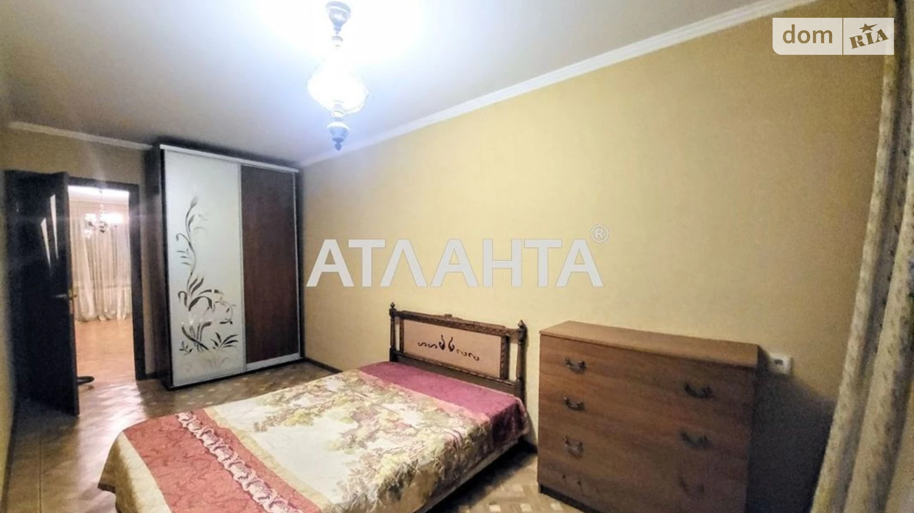 Продается 3-комнатная квартира 62.39 кв. м в Одессе, ул. Академика Королева