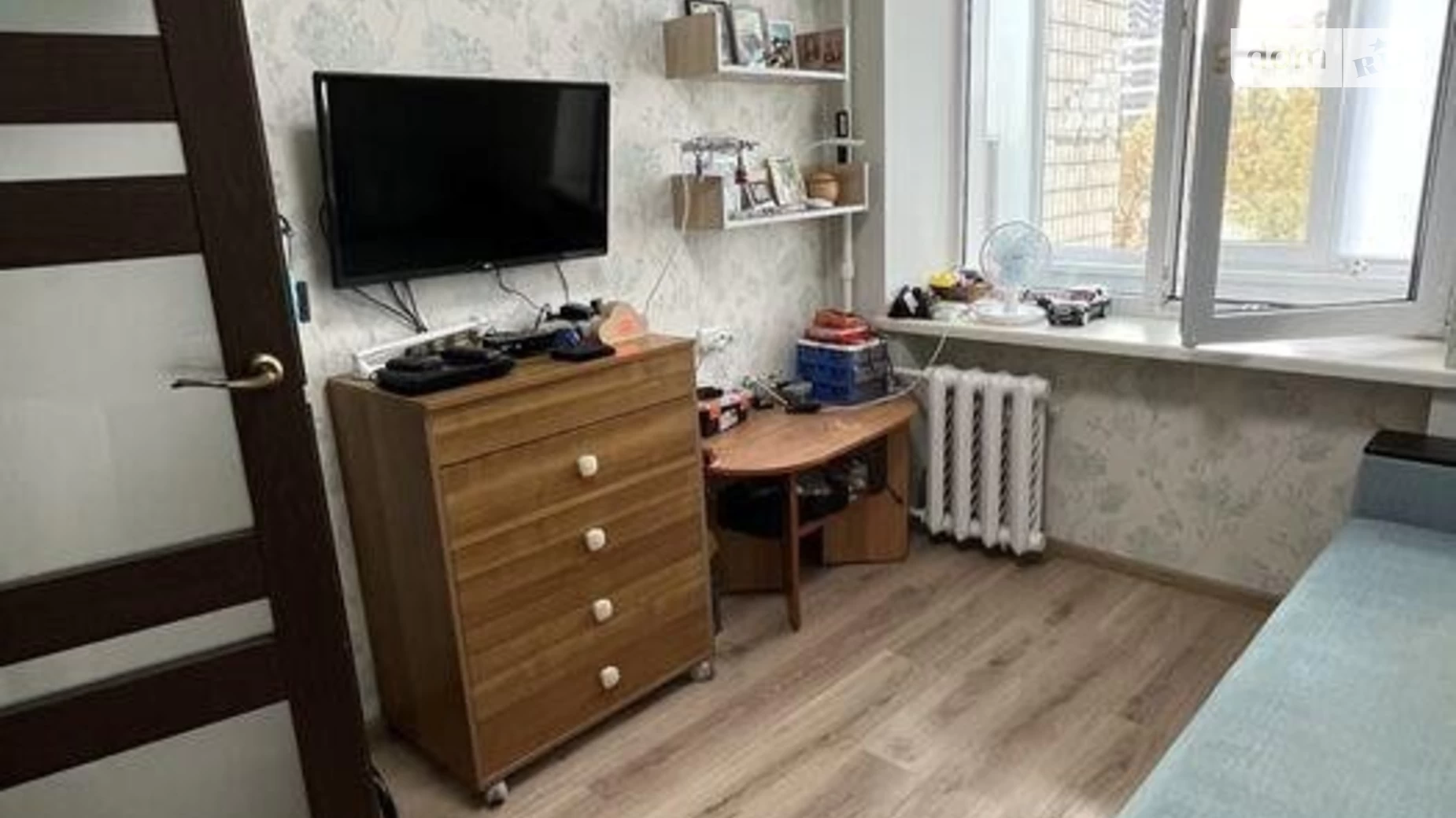 Продается 3-комнатная квартира 72 кв. м в Киеве, пл. Севастопольская, 41