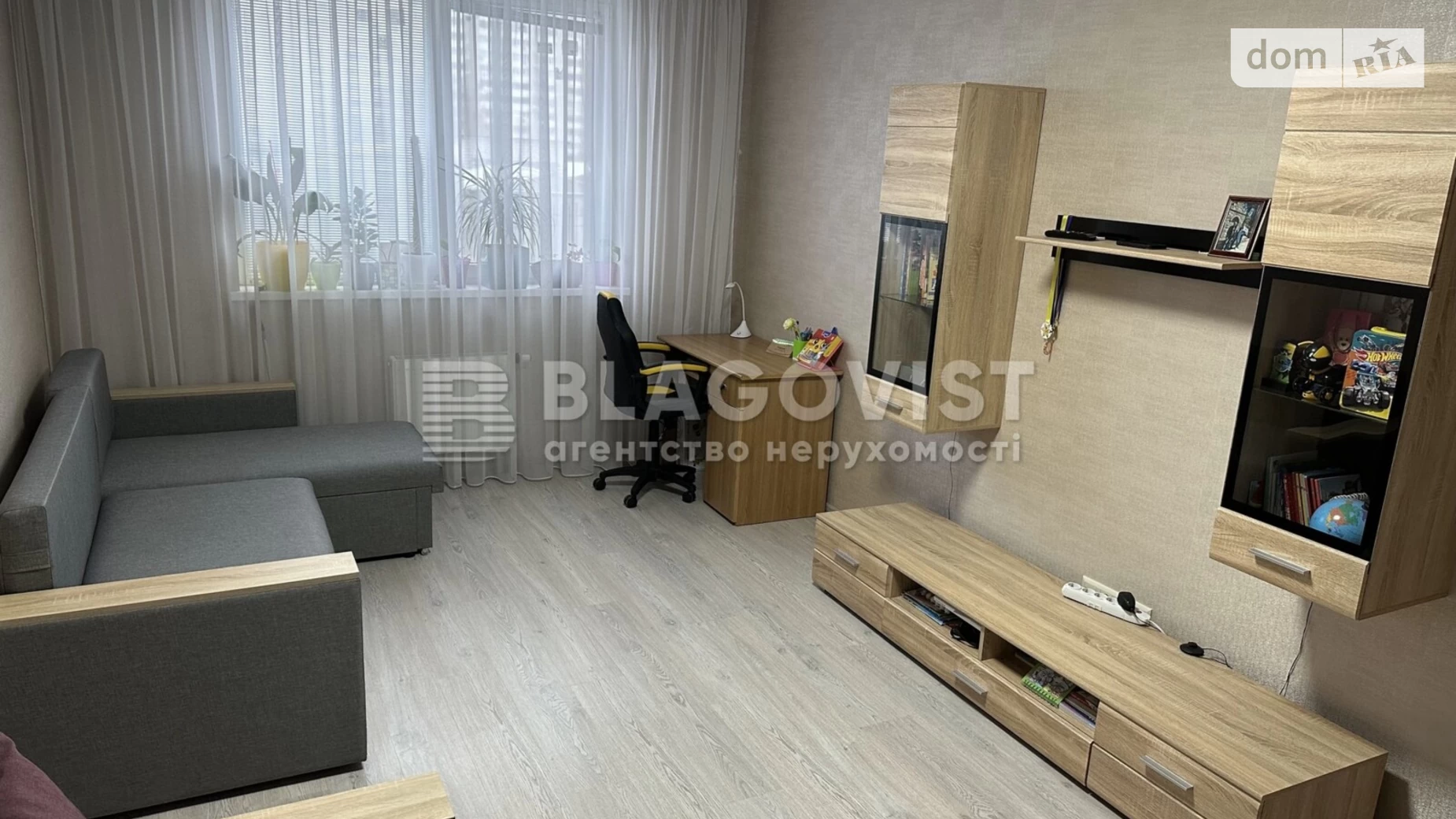 Продается 2-комнатная квартира 66 кв. м в Киеве, вул. Богдановская, 7Б