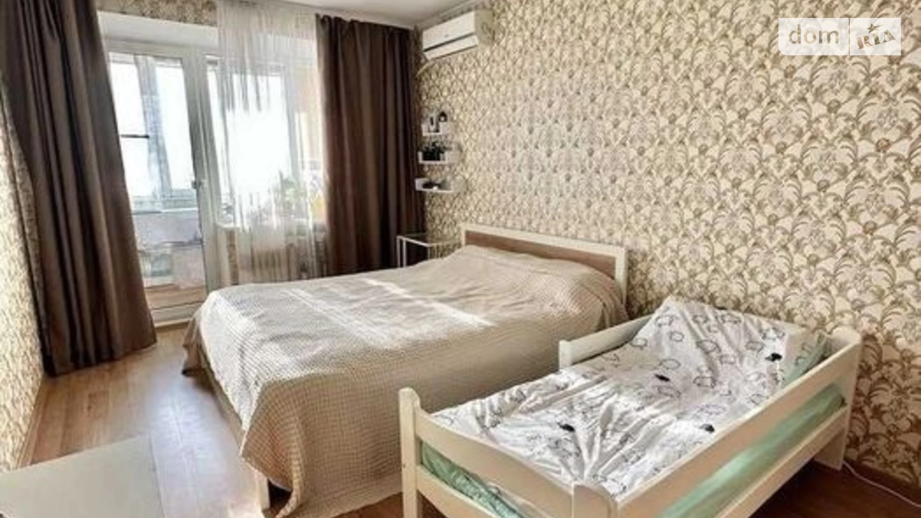 Продается 2-комнатная квартира 56 кв. м в Днепре, ул. Малиновского Маршала