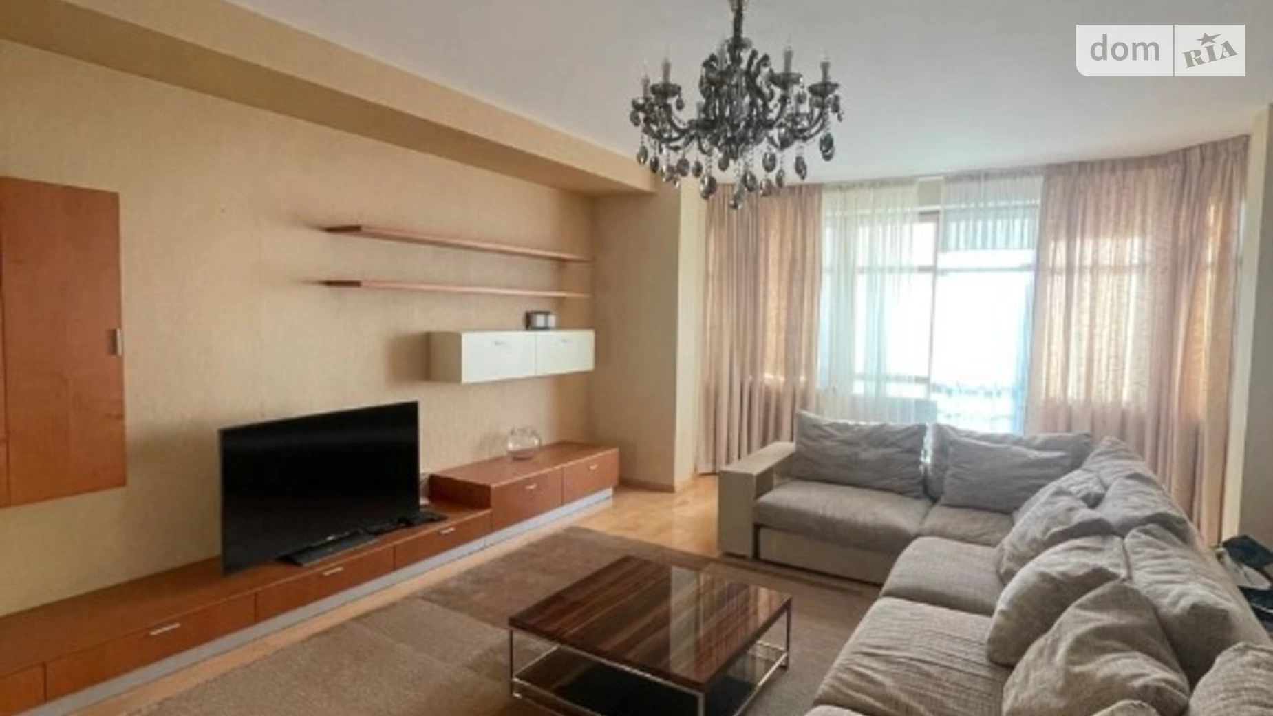 Продается 4-комнатная квартира 177 кв. м в Киеве, ул. Коновальца Евгения, 32А