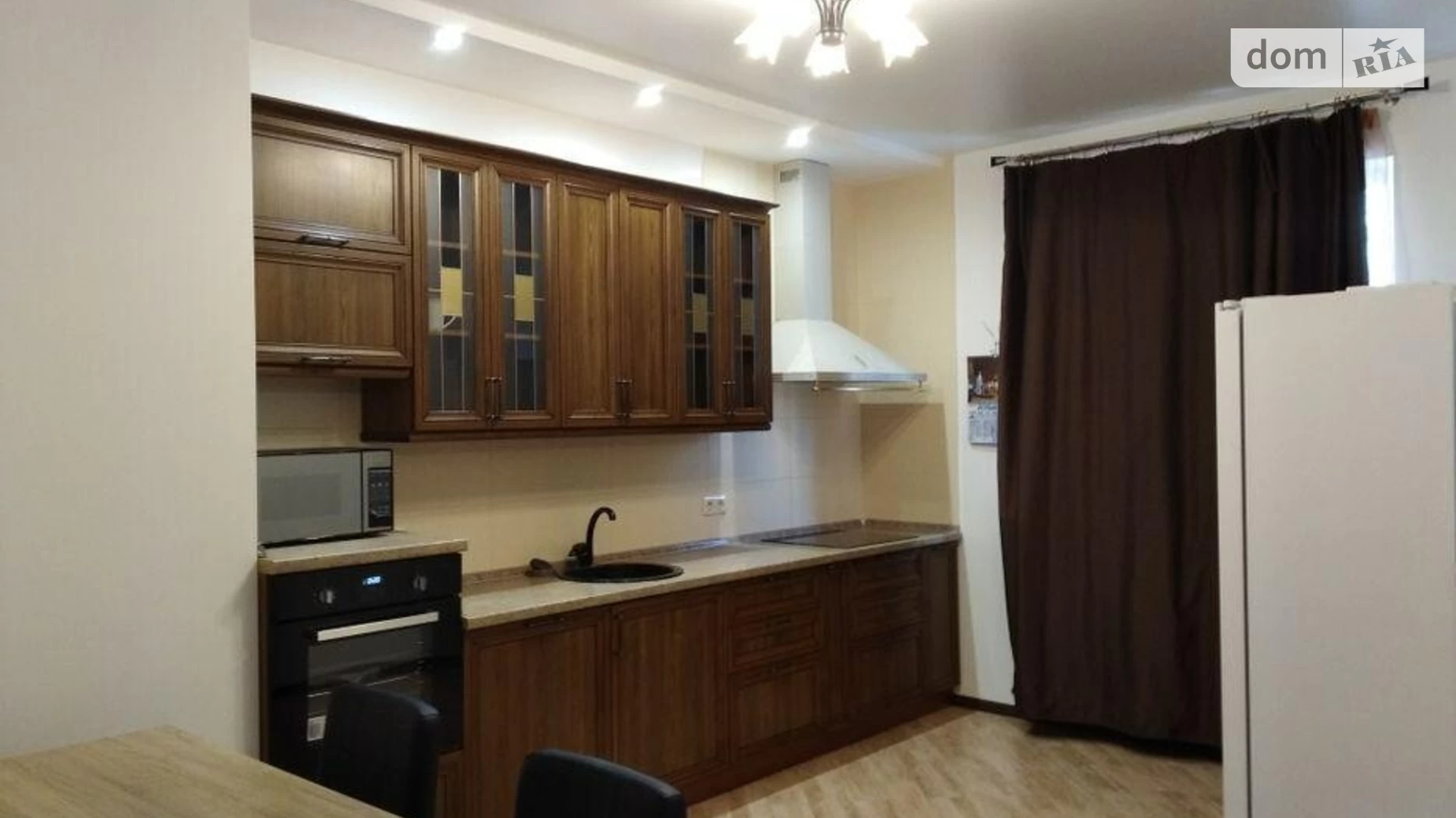 Продается 3-комнатная квартира 123 кв. м в Киеве, ул. Ованеса Туманяна, 15А