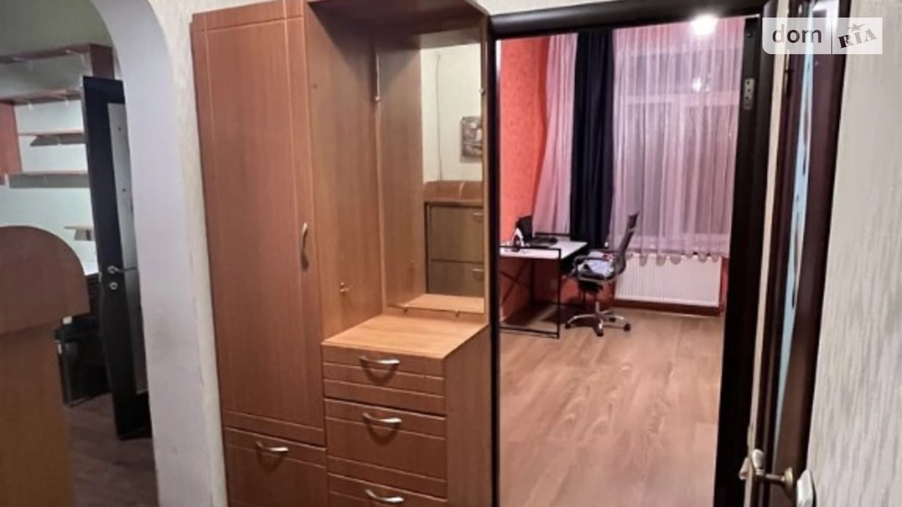 Продается 2-комнатная квартира 42 кв. м в Хмельницком, ул. Симона Петлюры(Куприна)