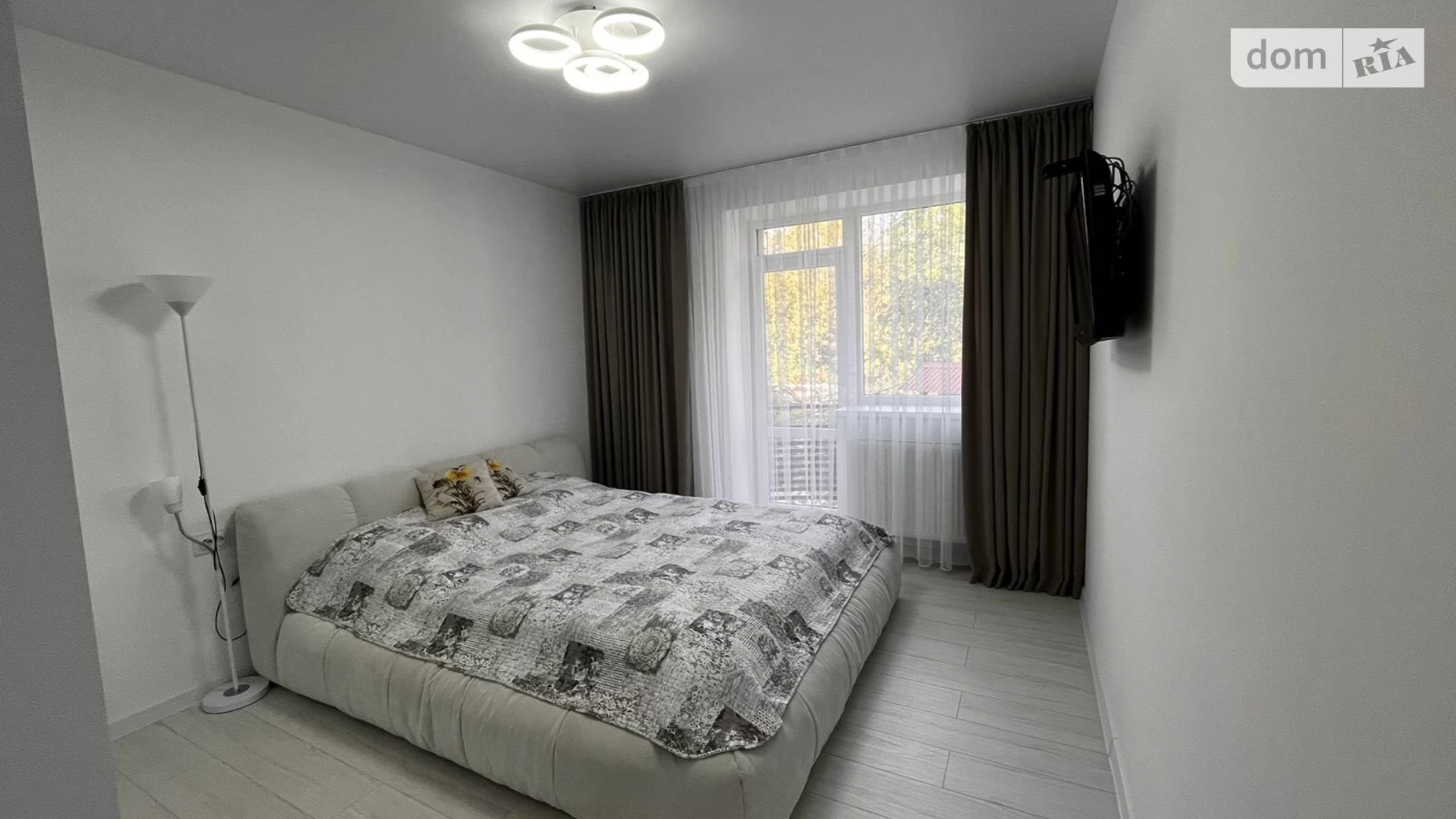 Продается 2-комнатная квартира 61.1 кв. м в Коломые, ул. Василия Стефаника