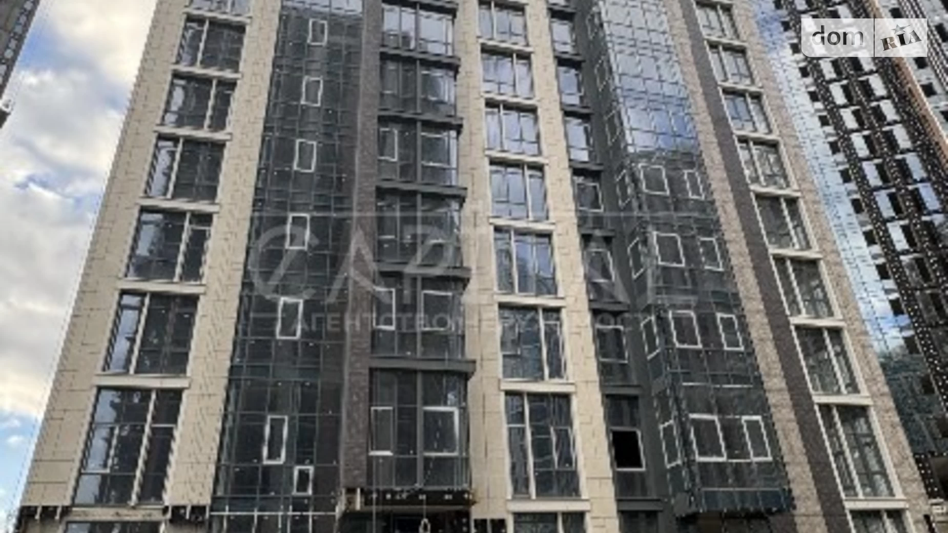 Продается 3-комнатная квартира 130 кв. м в Киеве, ул. Андрея Верхогляда(Драгомирова) - фото 3