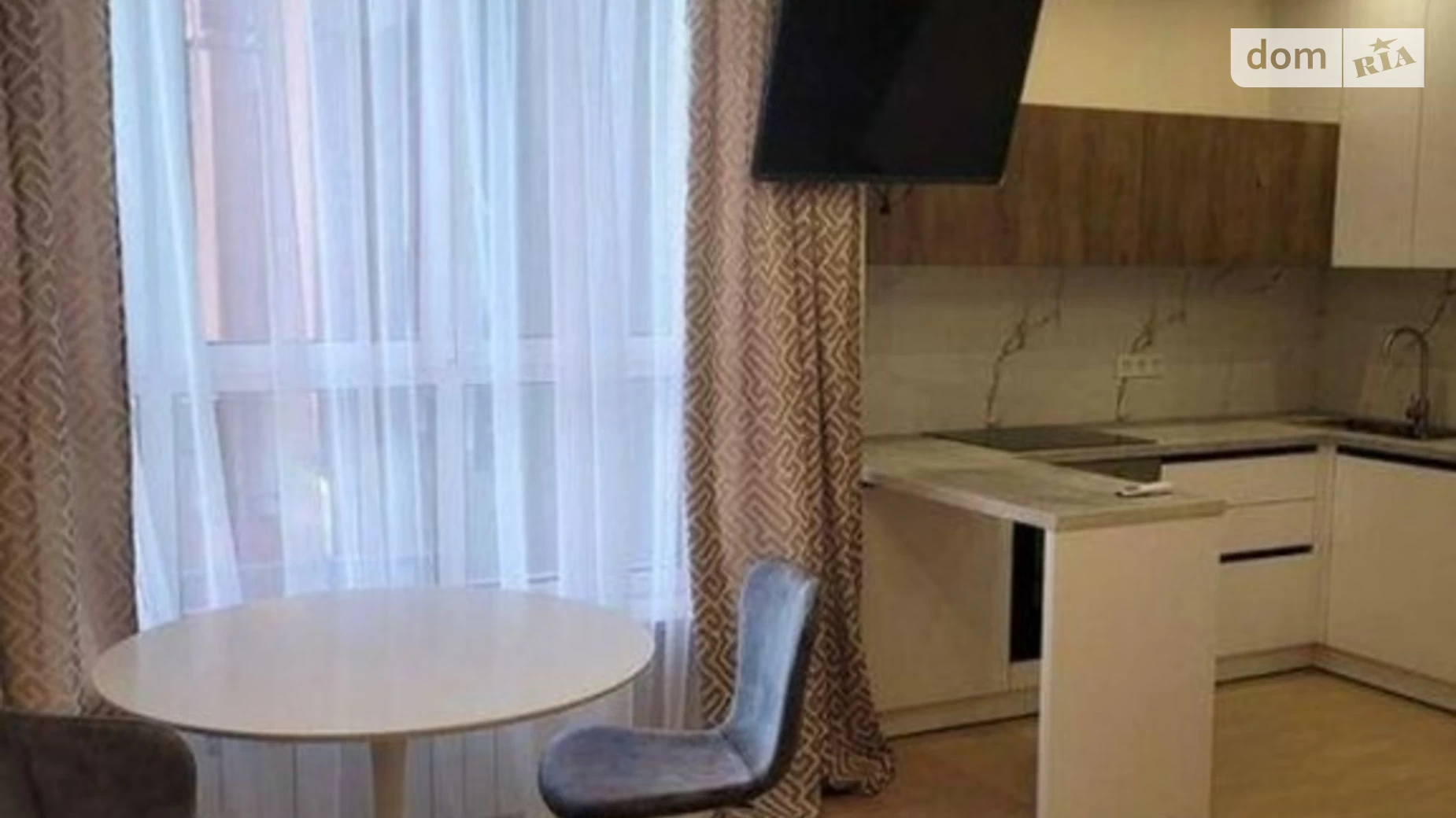 Продается 1-комнатная квартира 32 кв. м в Киеве, просп. Степана Бандеры, 32Д