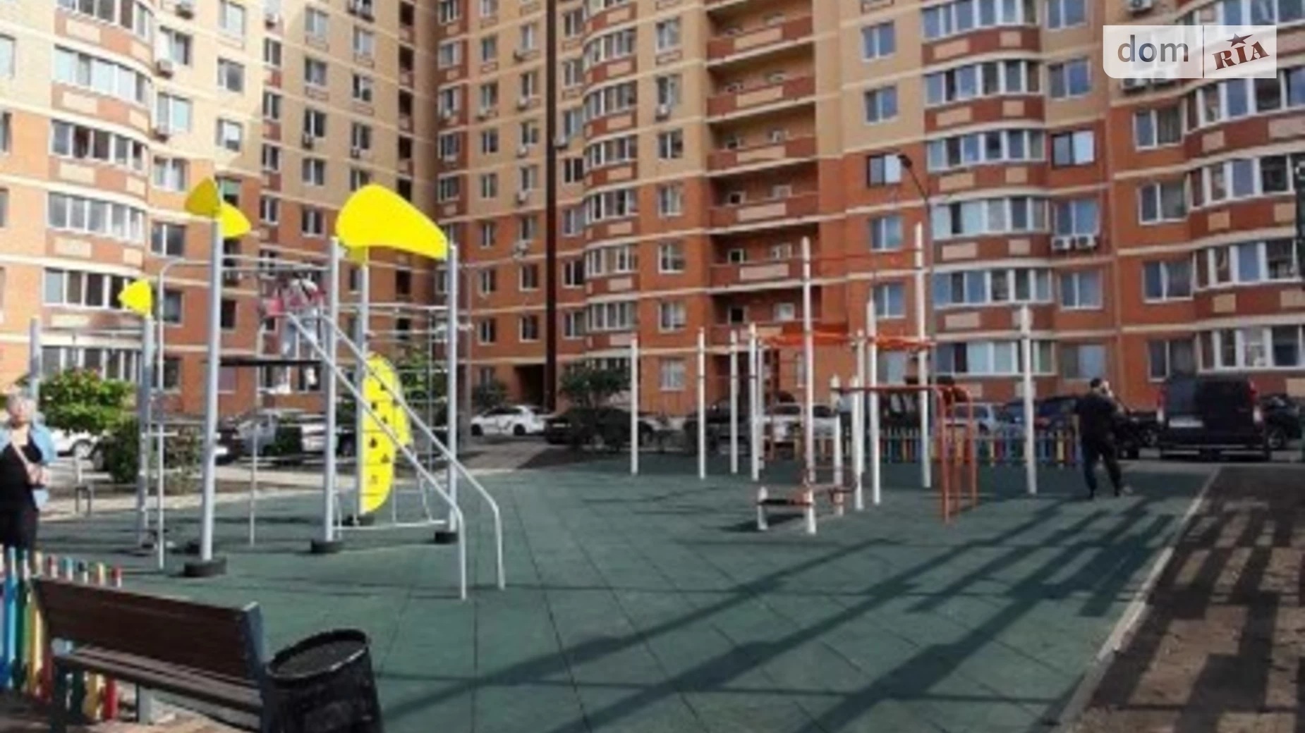 Продается 3-комнатная квартира 87 кв. м в Одессе, ул. Школьная