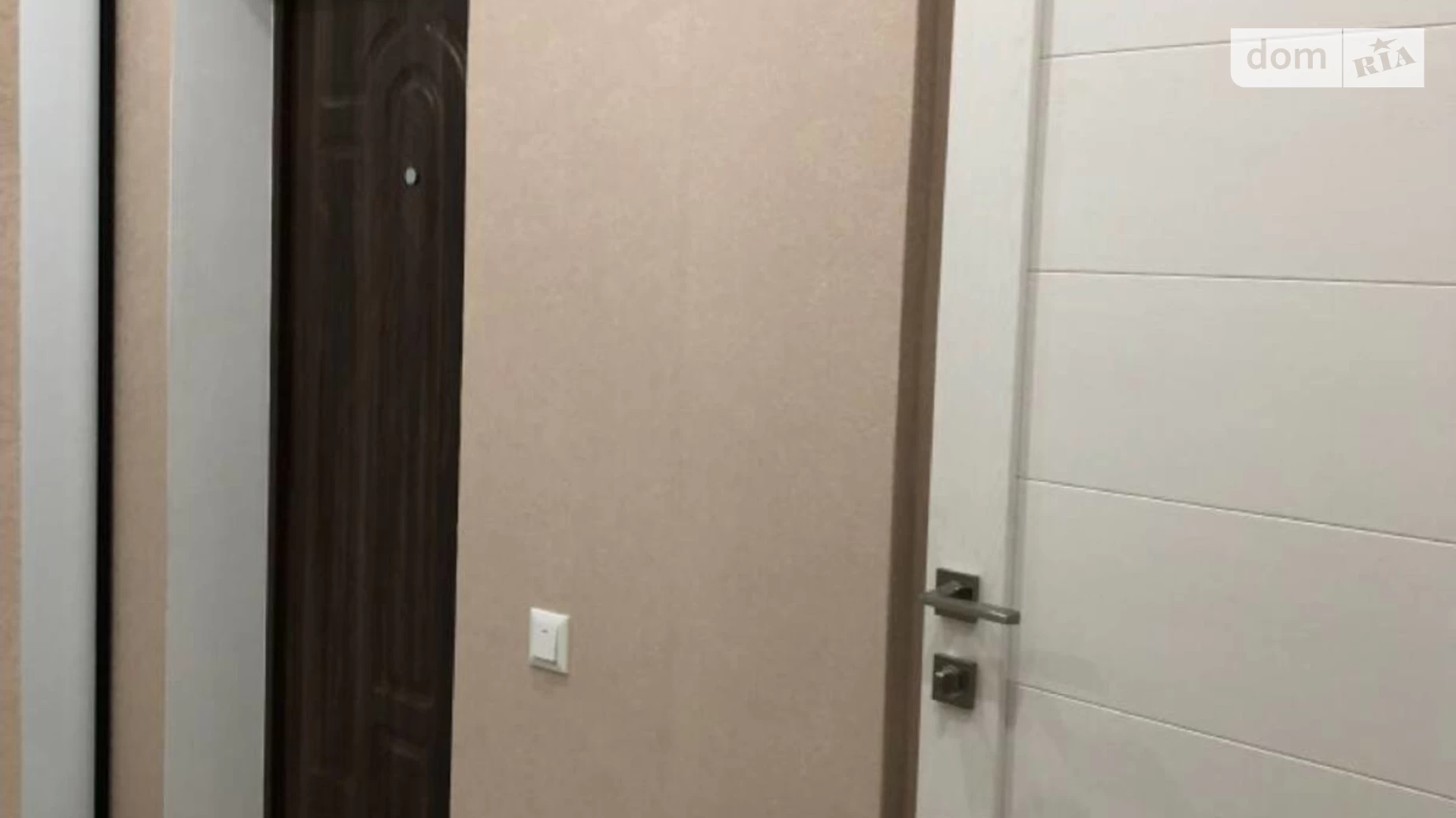 Продается 1-комнатная квартира 43 кв. м в Черноморске, ул. Парусная