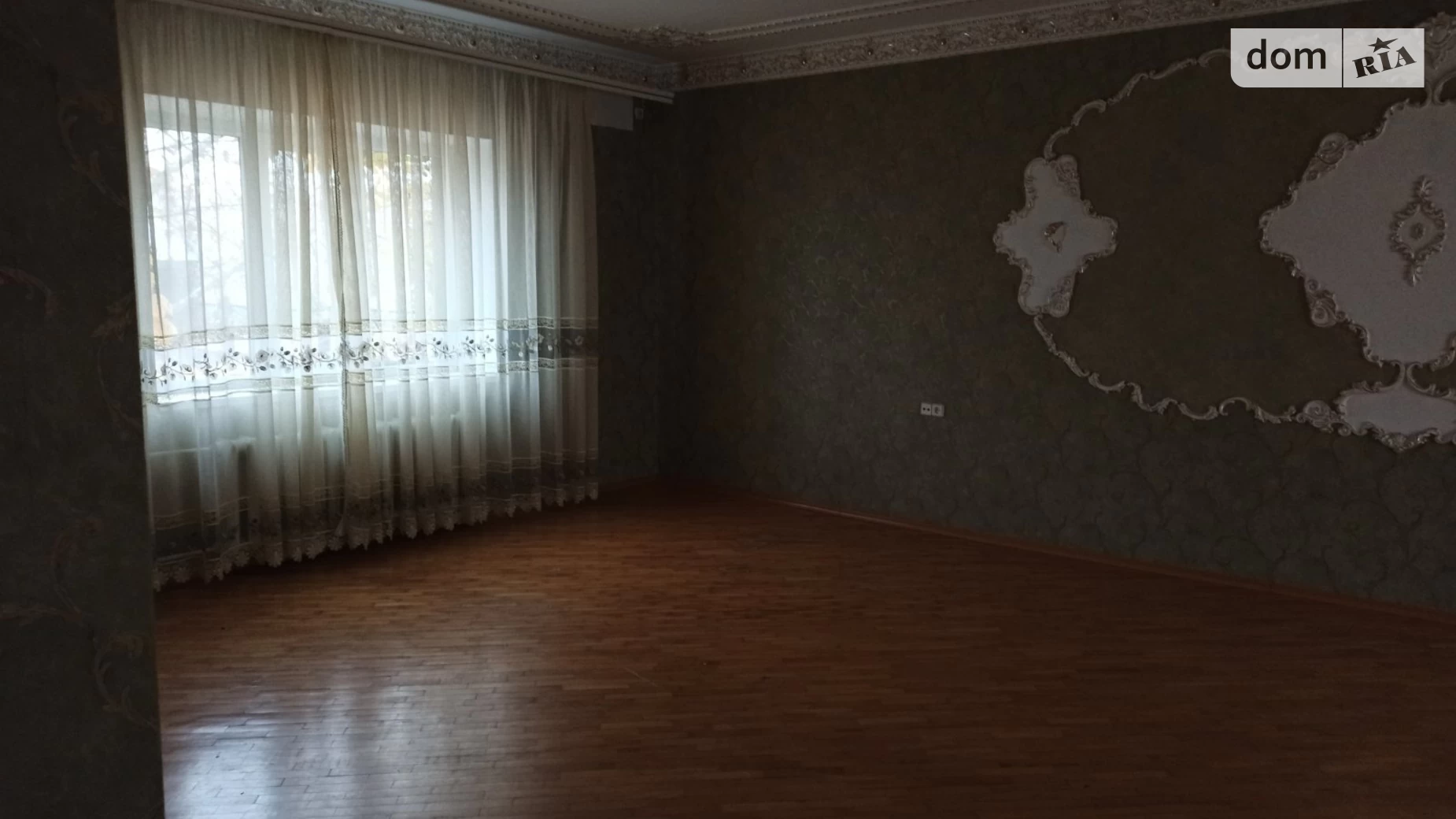 Продается дом на 2 этажа 400 кв. м с террасой, ул. Независимой Украины, 39