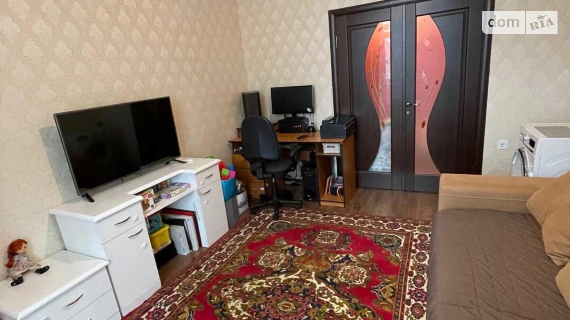 Продається 2-кімнатна квартира 48.8 кв. м у Дніпрі, вул. Решетилівська