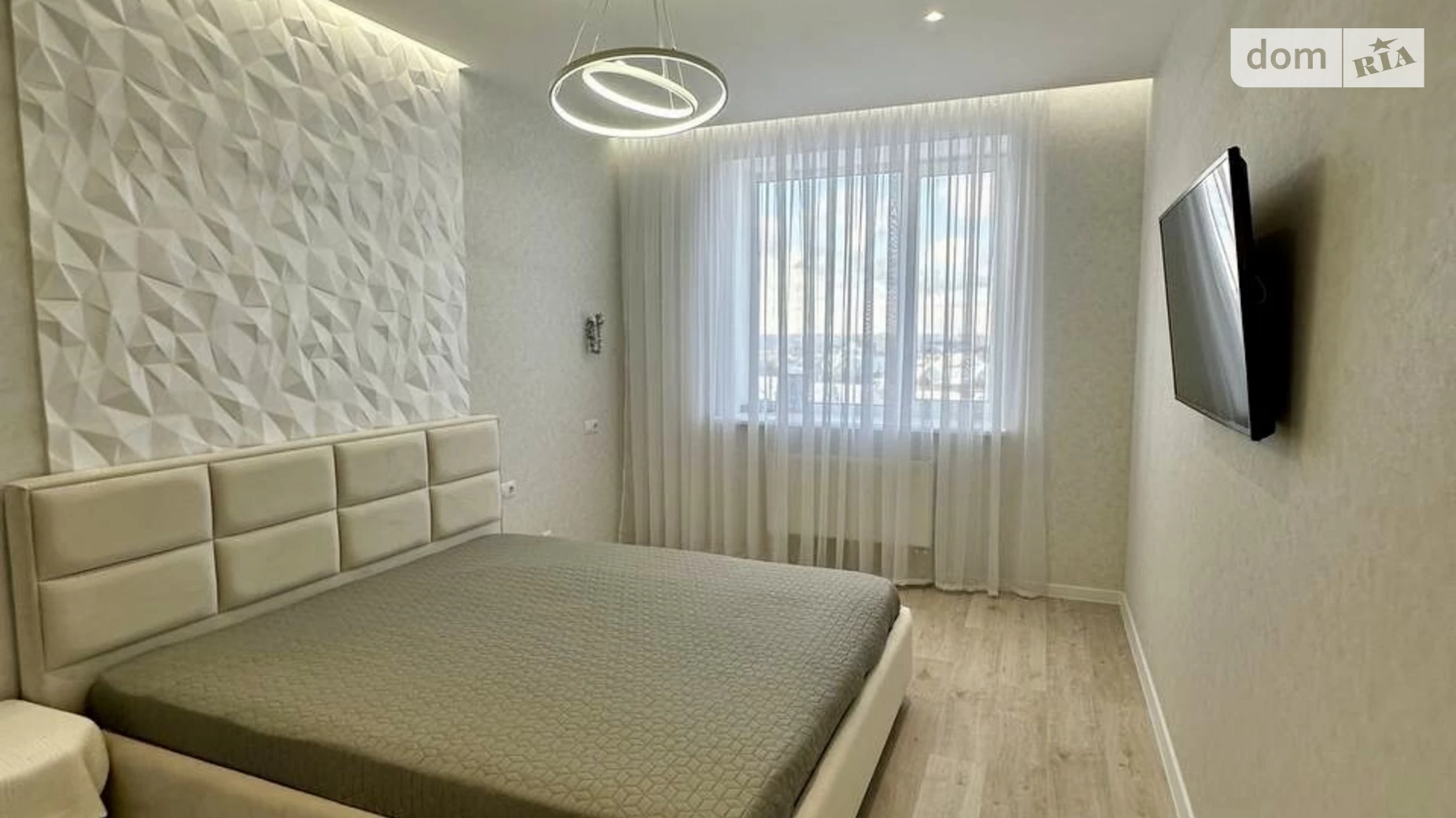 Продается 3-комнатная квартира 90 кв. м в Харькове, ул. Холодногорская