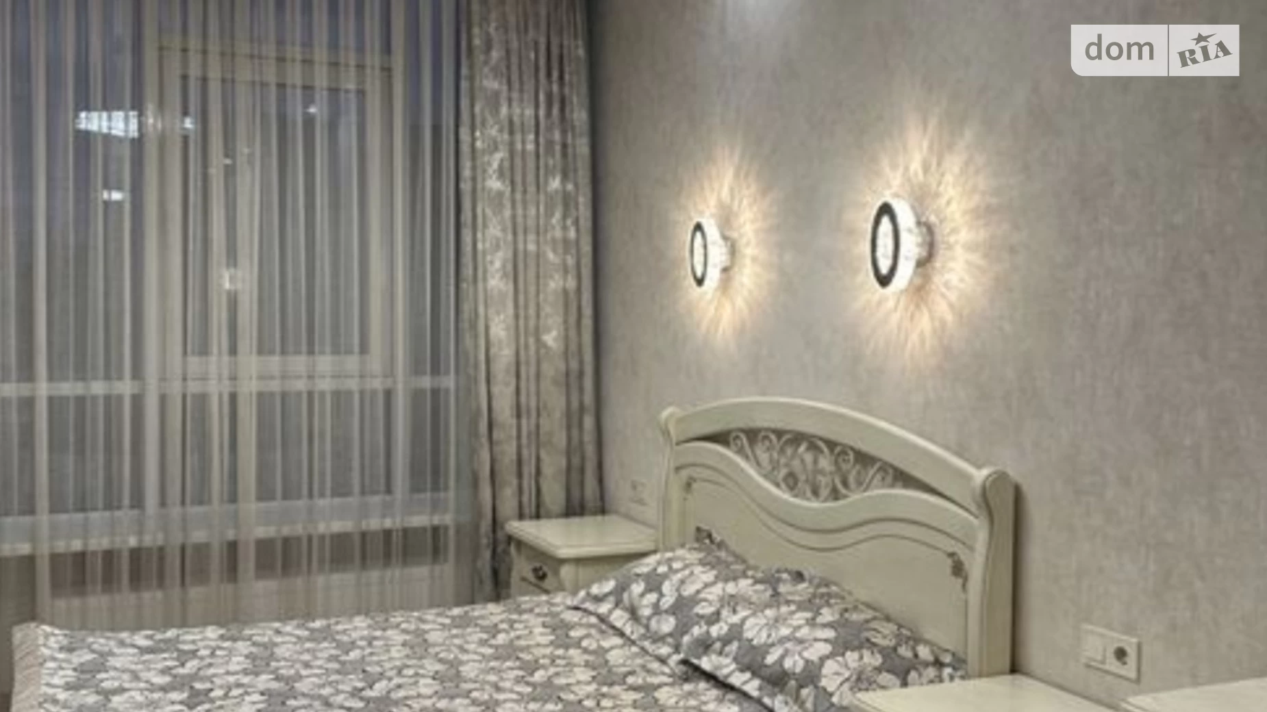 Продается 1-комнатная квартира 50 кв. м в Одессе, бул. Французский