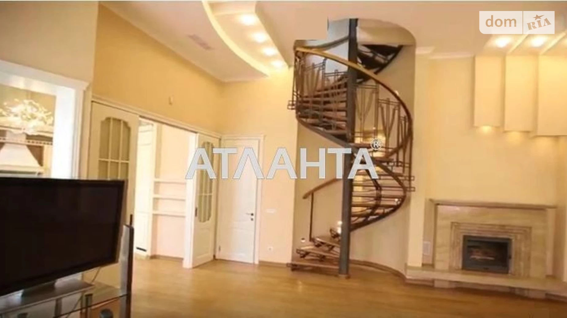 Продается 3-комнатная квартира 148 кв. м в Одессе, ул. Екатерининская