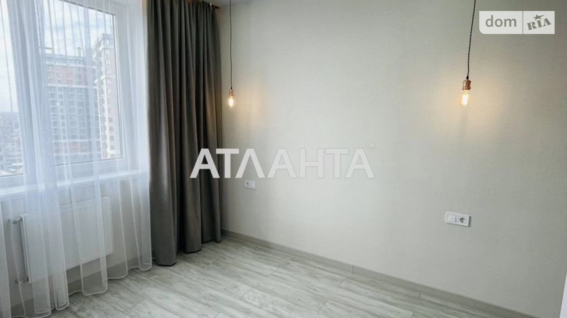 Продается 2-комнатная квартира 43.5 кв. м в Одессе, ул. Жемчужная, 1Б