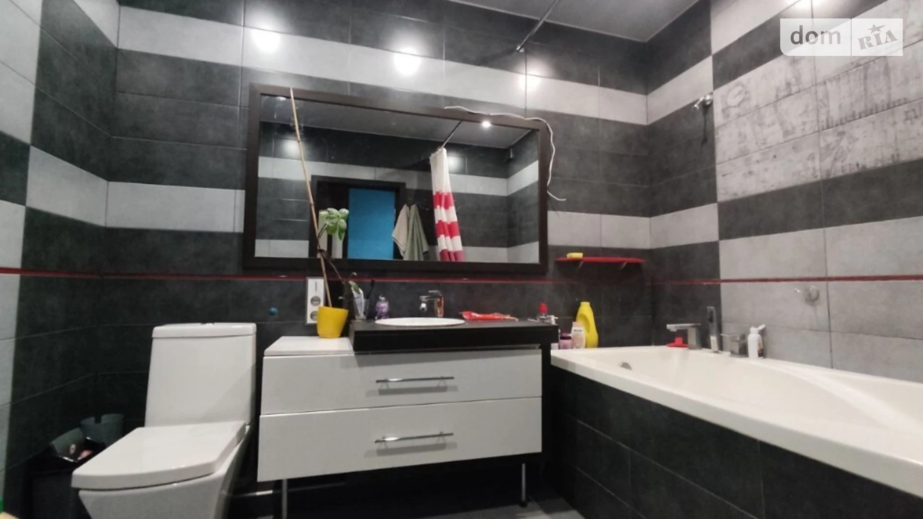 Продается 2-комнатная квартира 74 кв. м в Хмельницком, ул. Героев Национальной гвардии Украины(Строителей) - фото 2